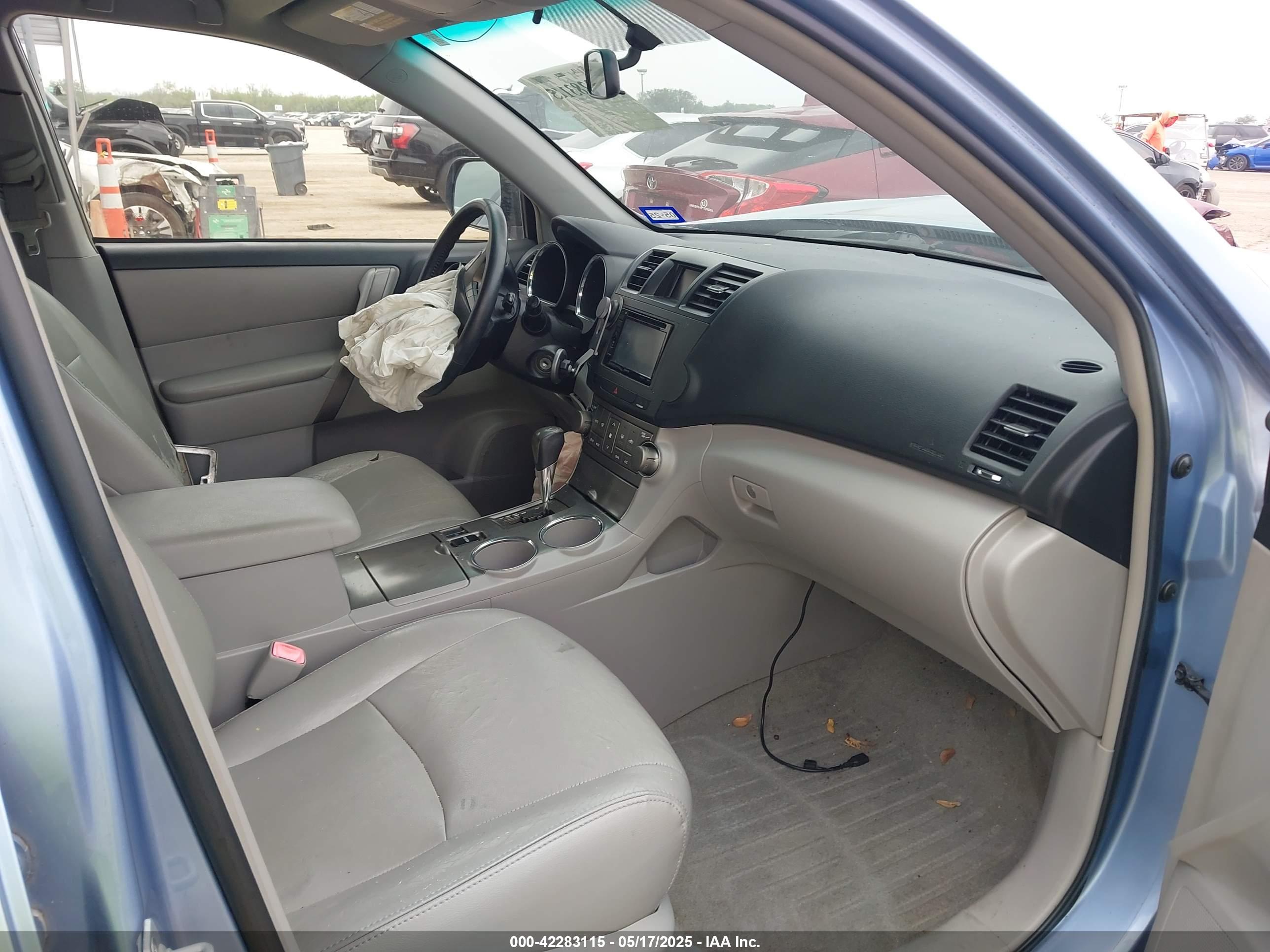 TOYOTA HIGHLANDER image 5