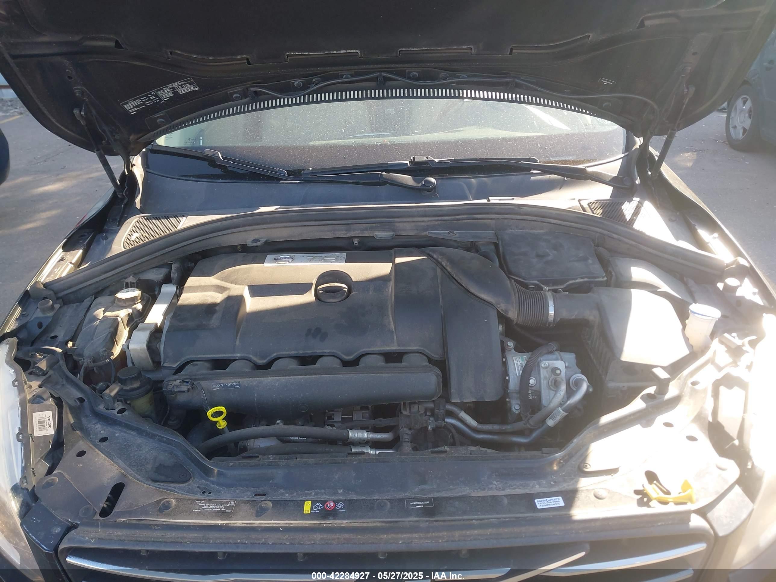 VOLVO XC60 image 10