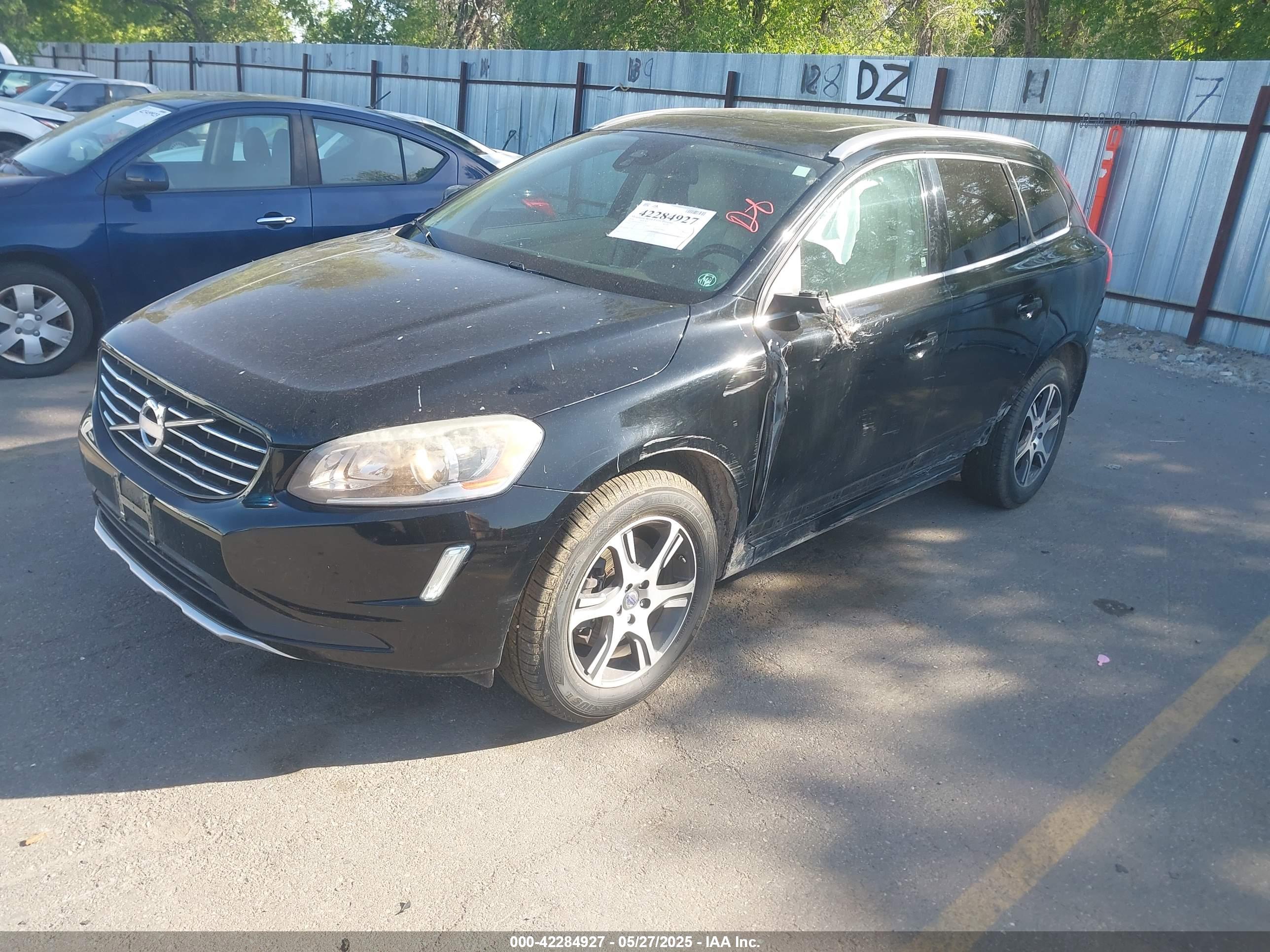 VOLVO XC60 image 2