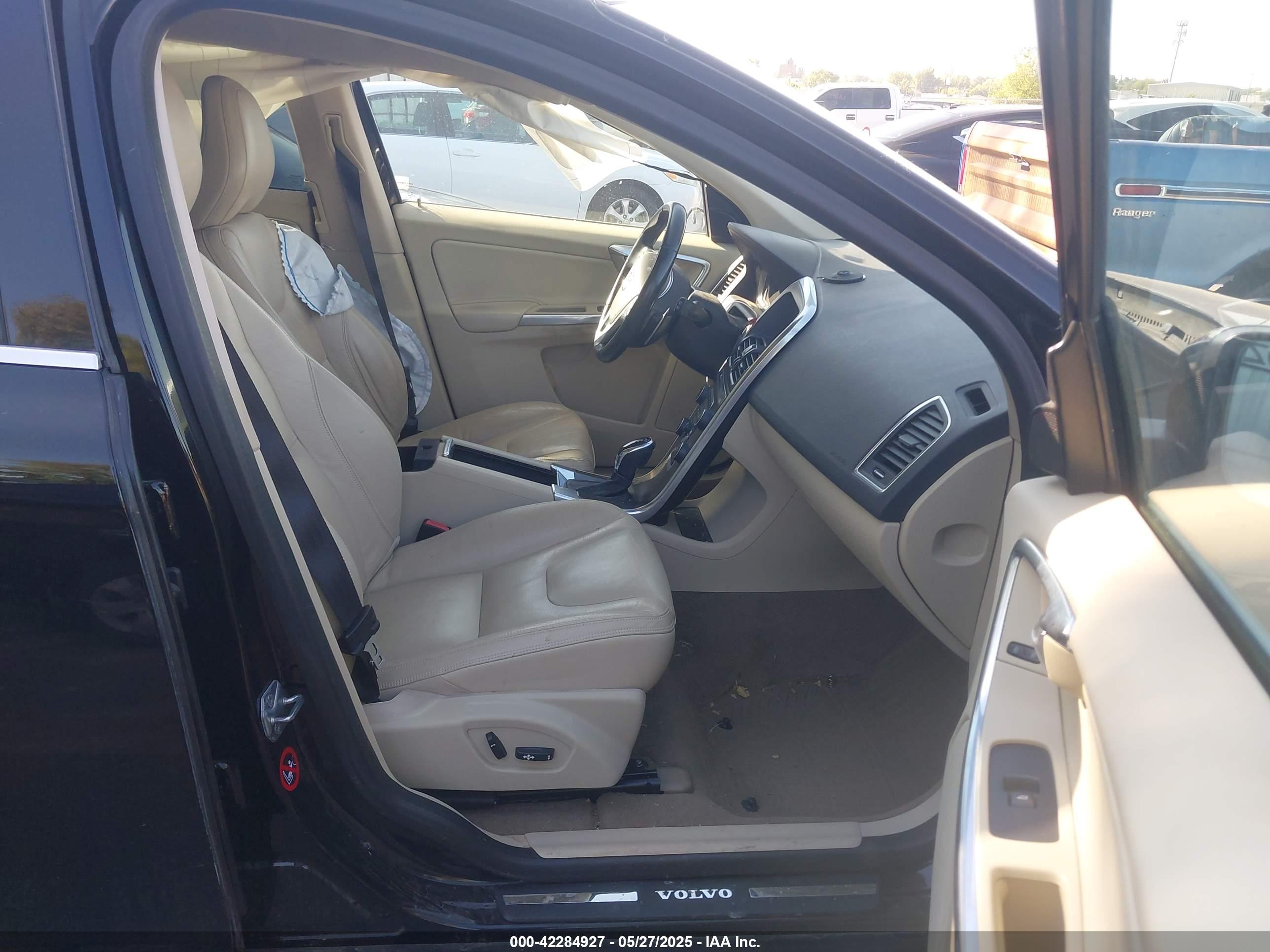 VOLVO XC60 image 5