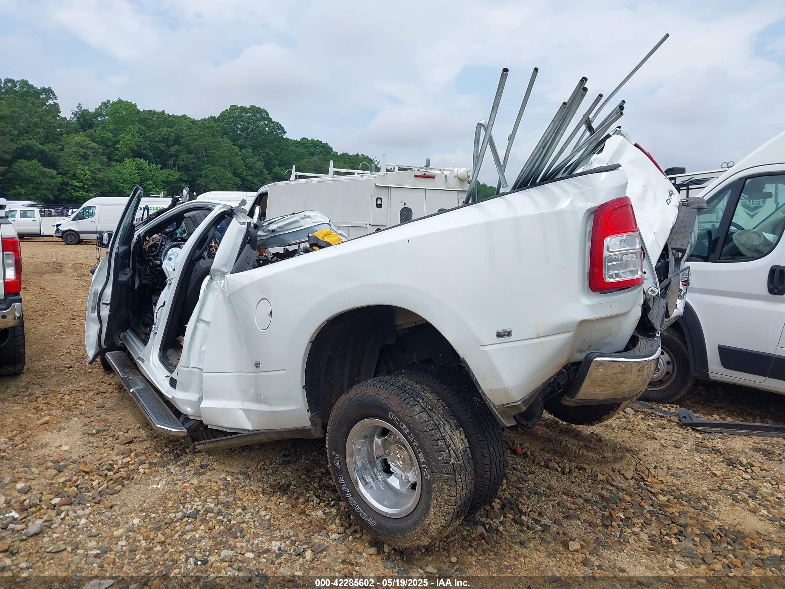 RAM 3500 image 3