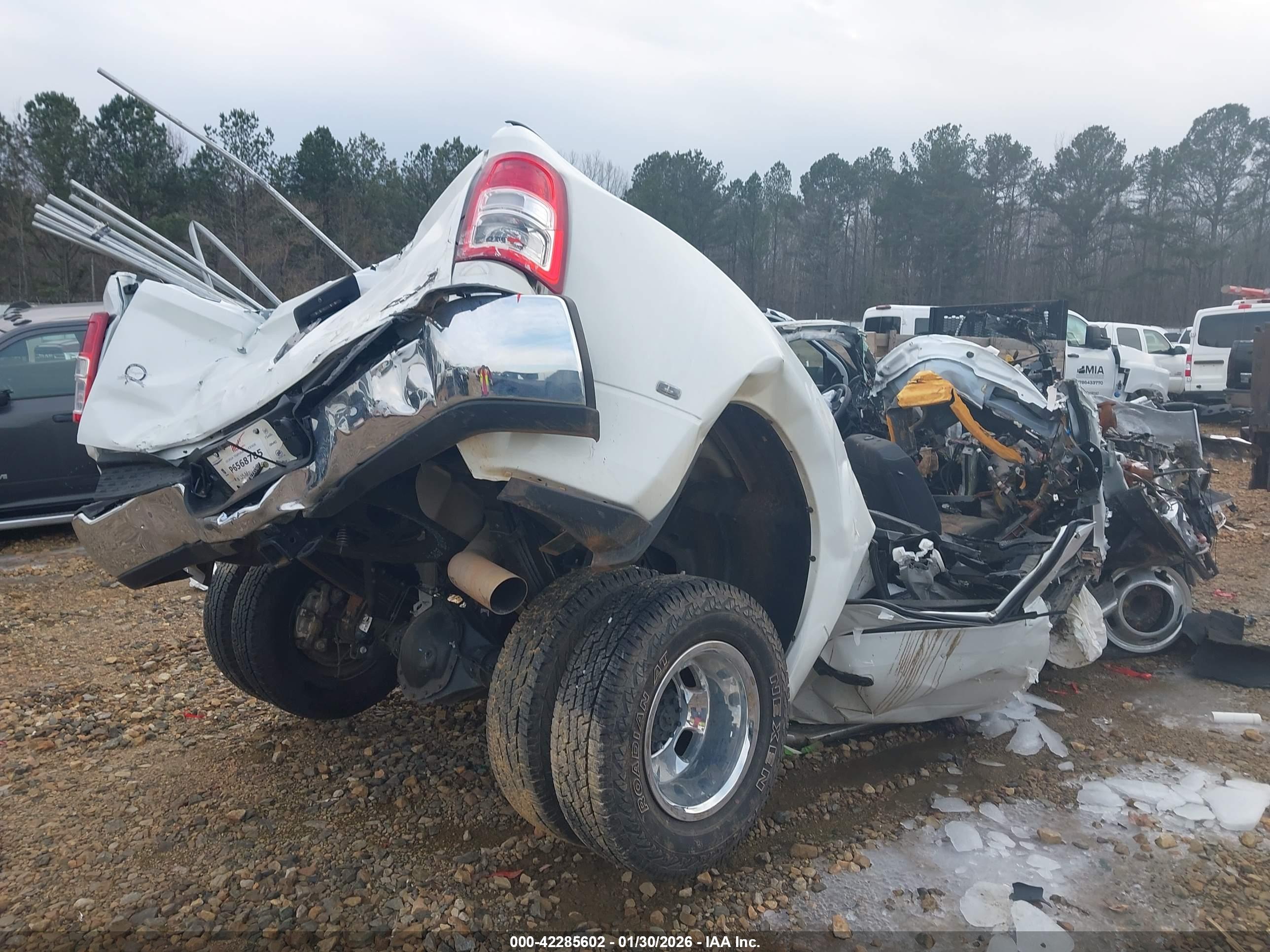 RAM 3500 image 4