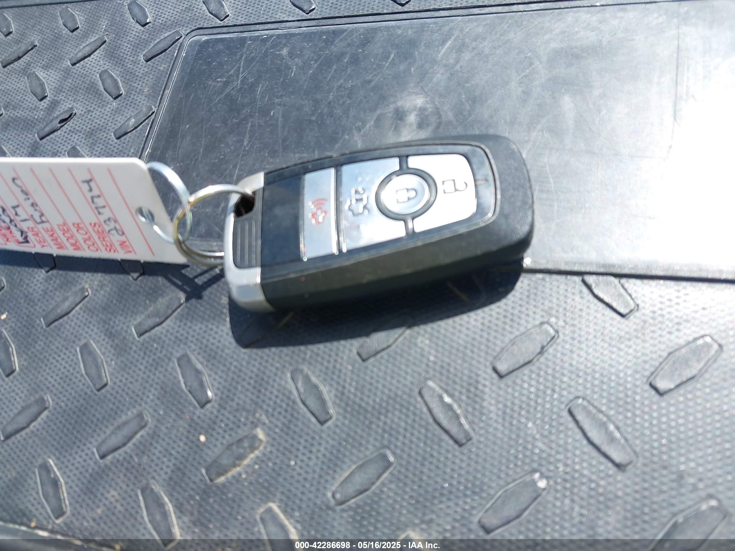 FORD FUSION image 11