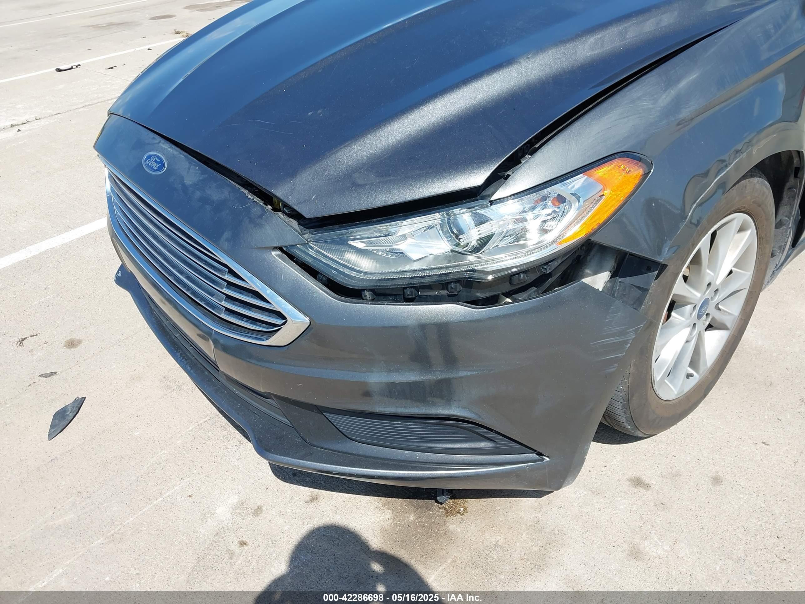 FORD FUSION image 6