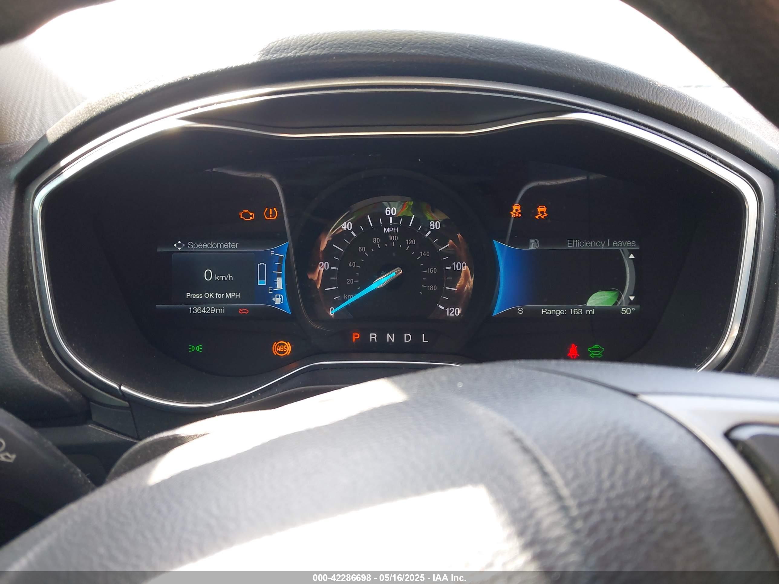 FORD FUSION image 7