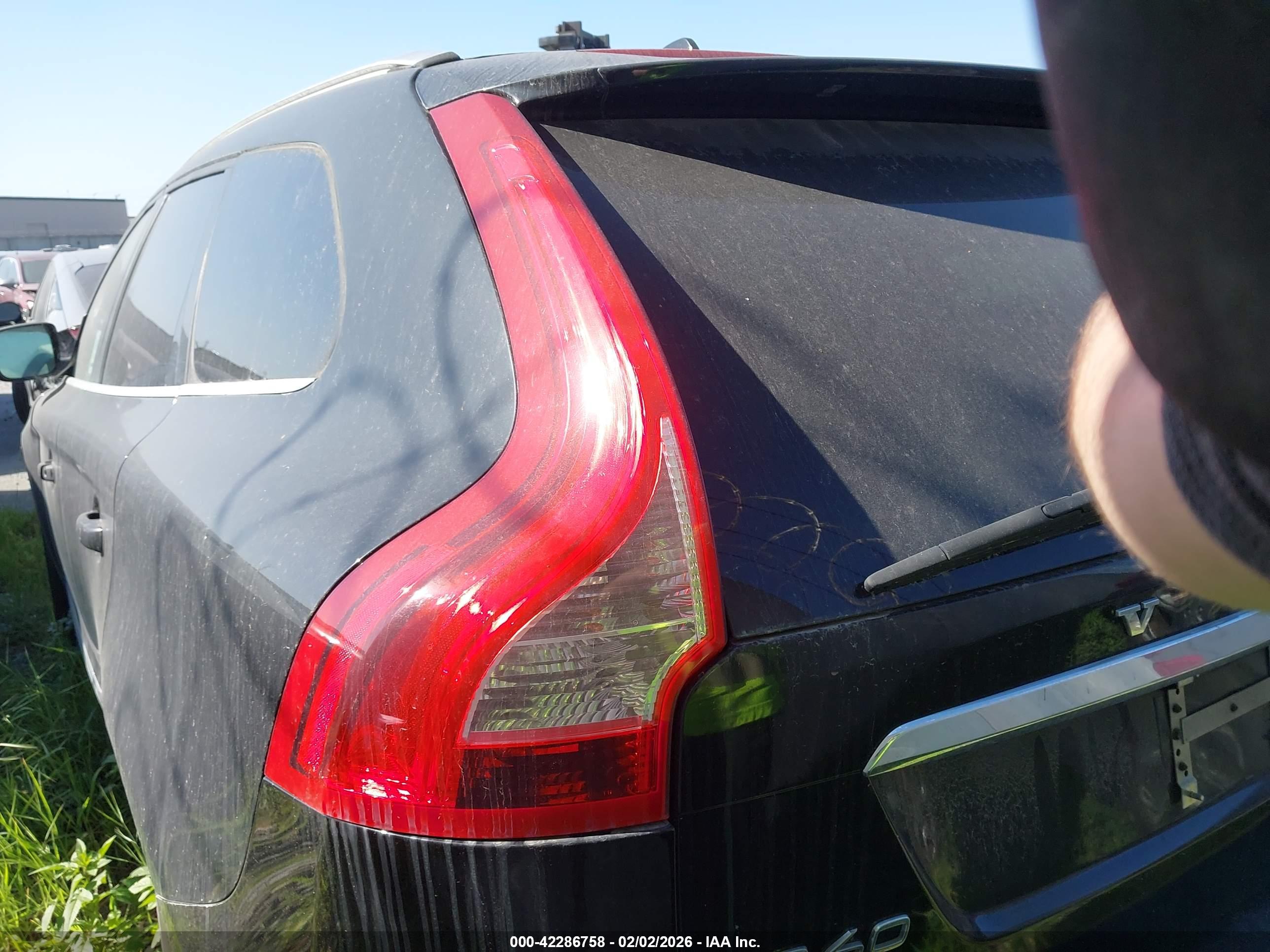 VOLVO XC60 image 3