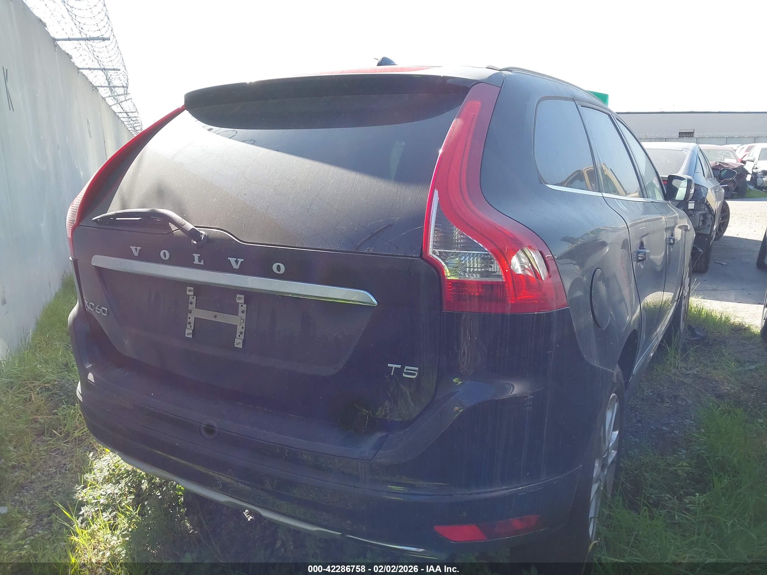 VOLVO XC60 image 4