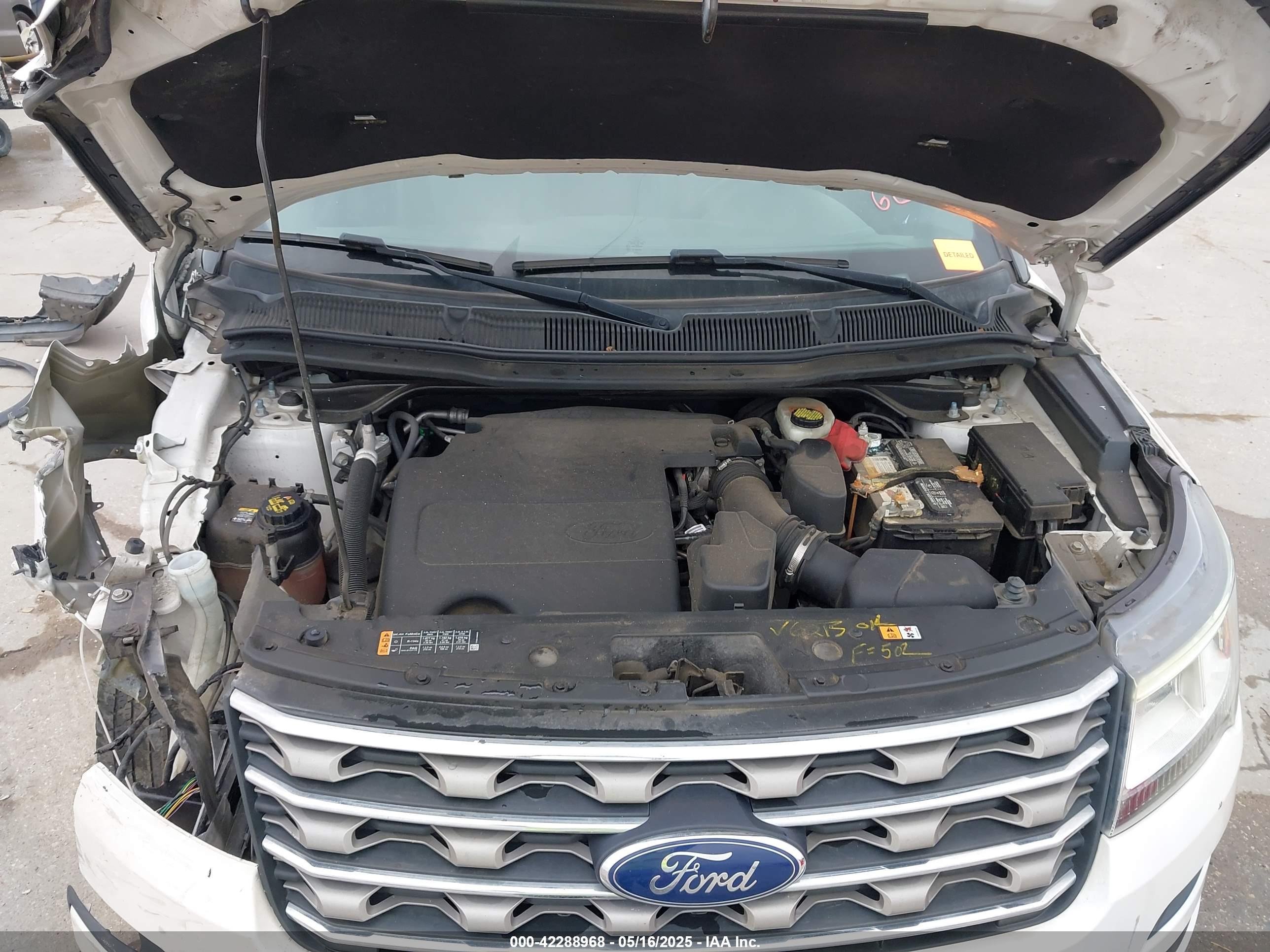 FORD EXPLORER image 10
