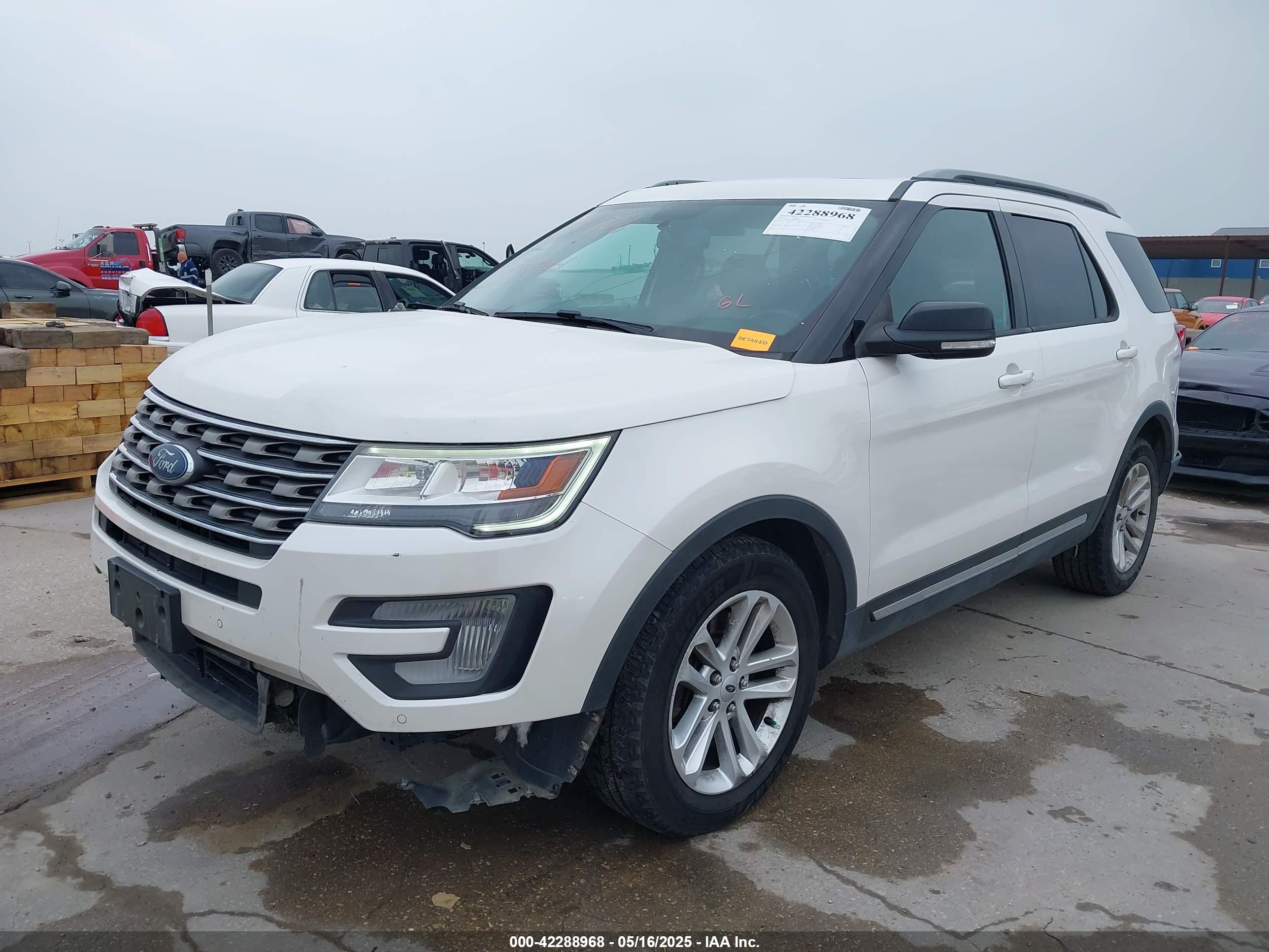FORD EXPLORER image 2