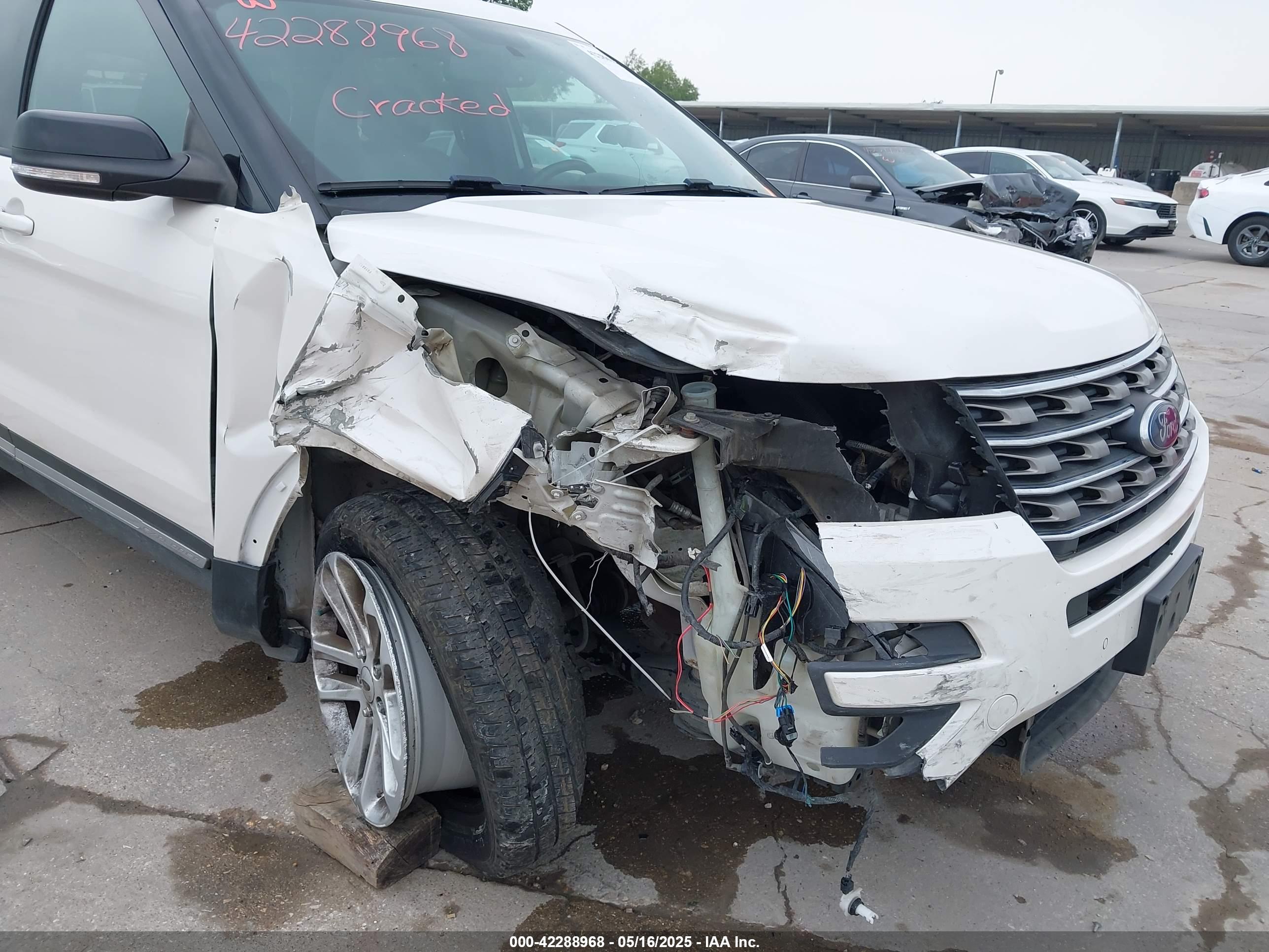 FORD EXPLORER image 6