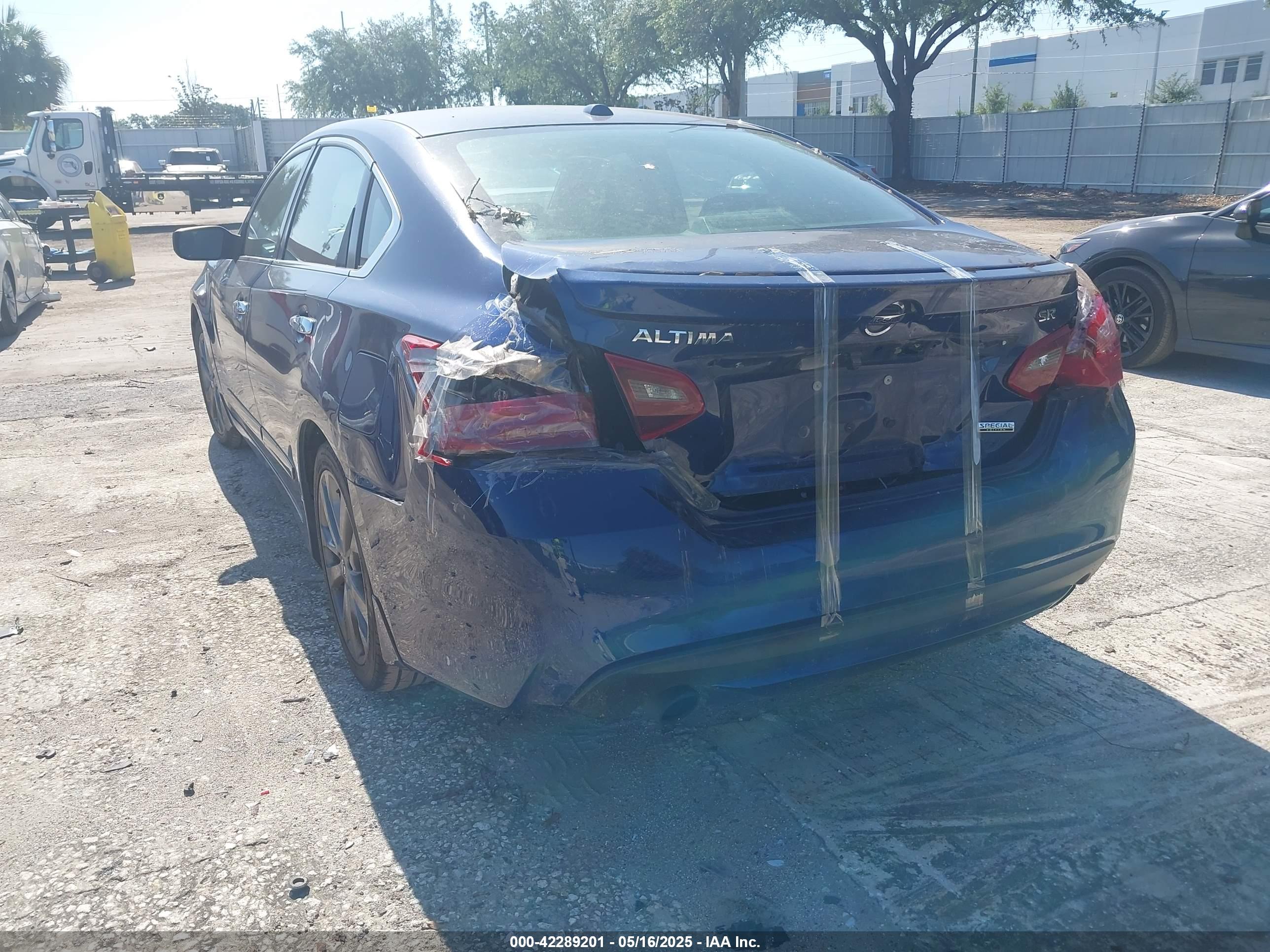 NISSAN ALTIMA image 3