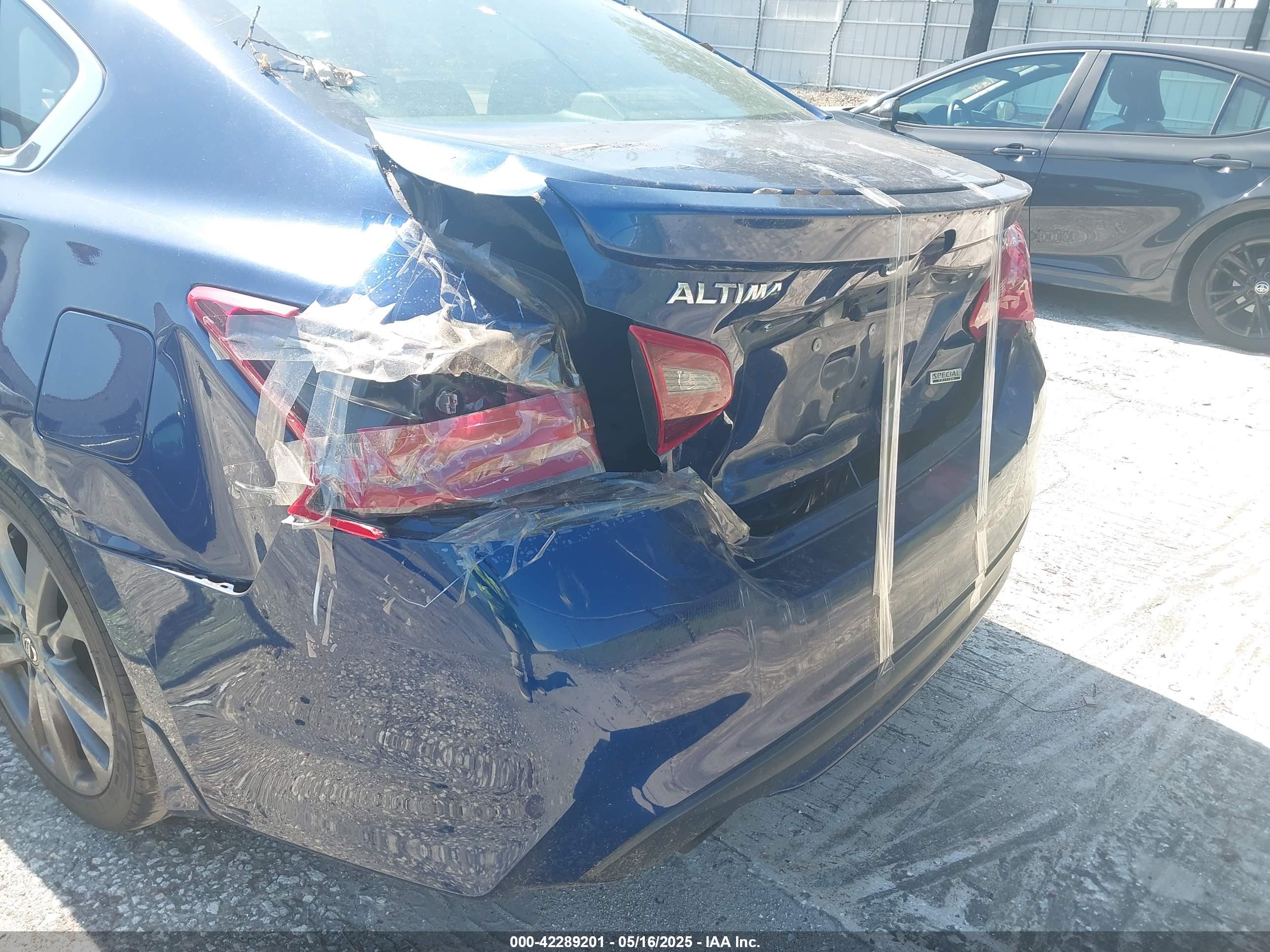 NISSAN ALTIMA image 6