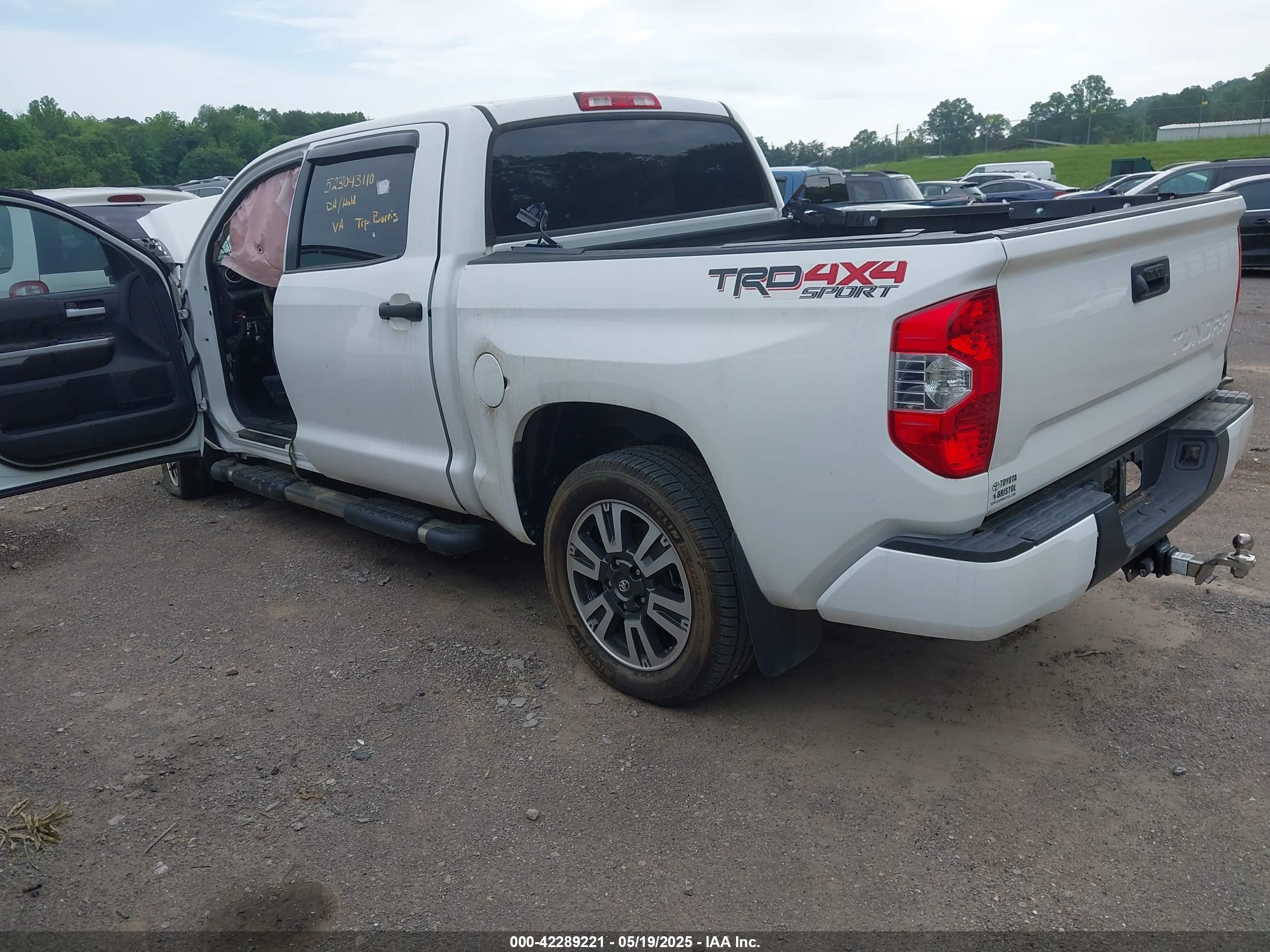 TOYOTA TUNDRA image 3