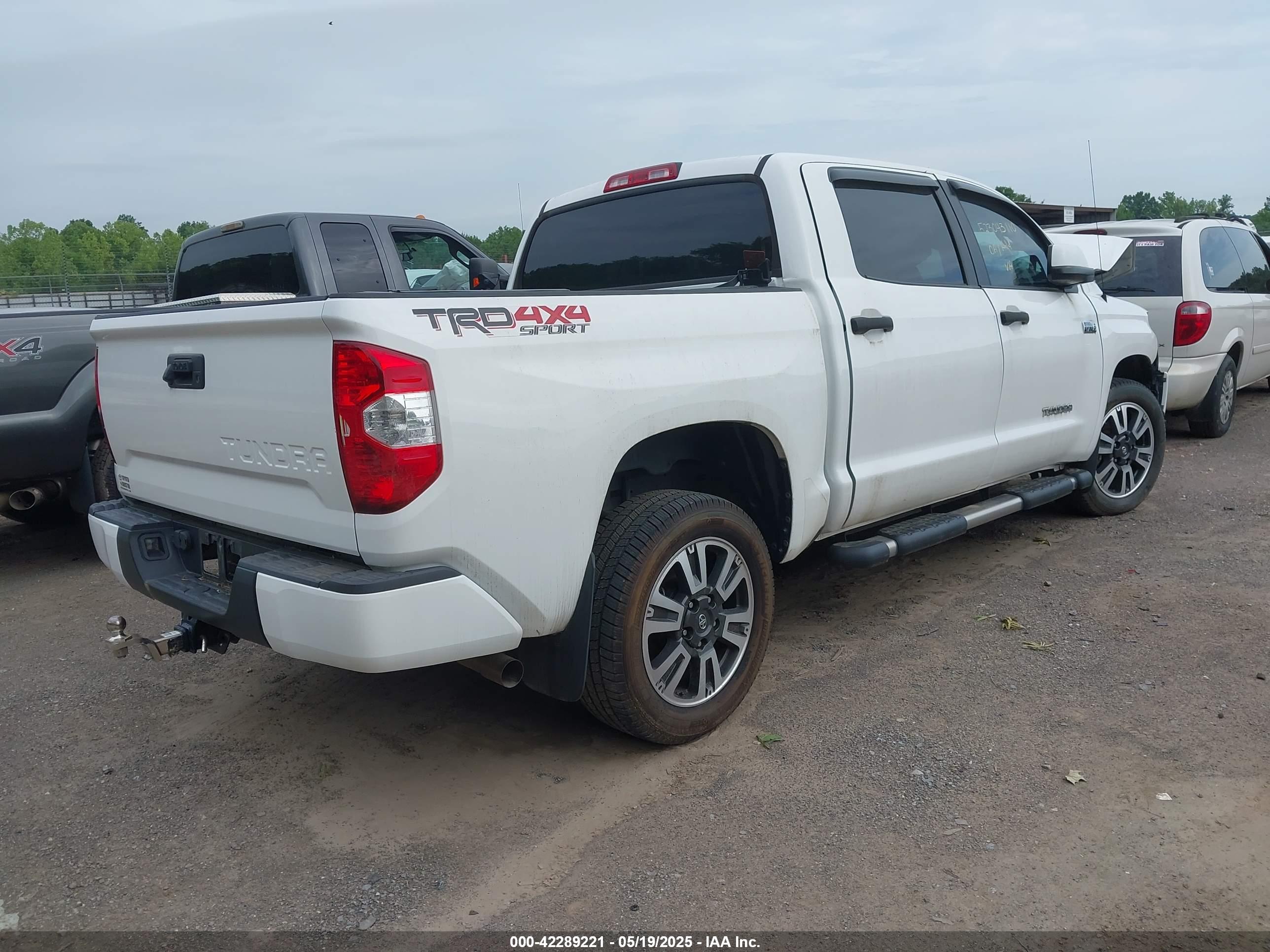 TOYOTA TUNDRA image 4