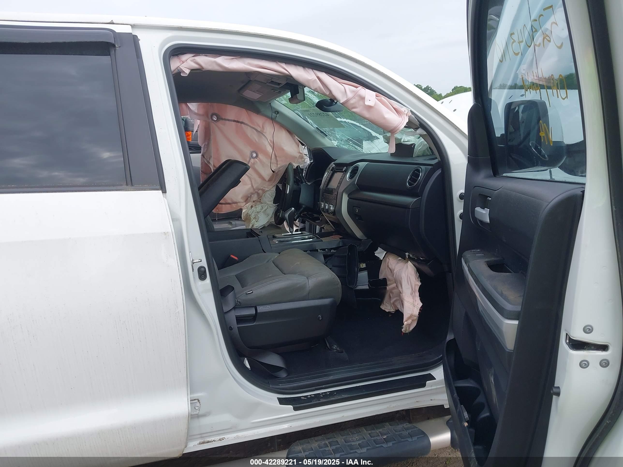 TOYOTA TUNDRA image 5