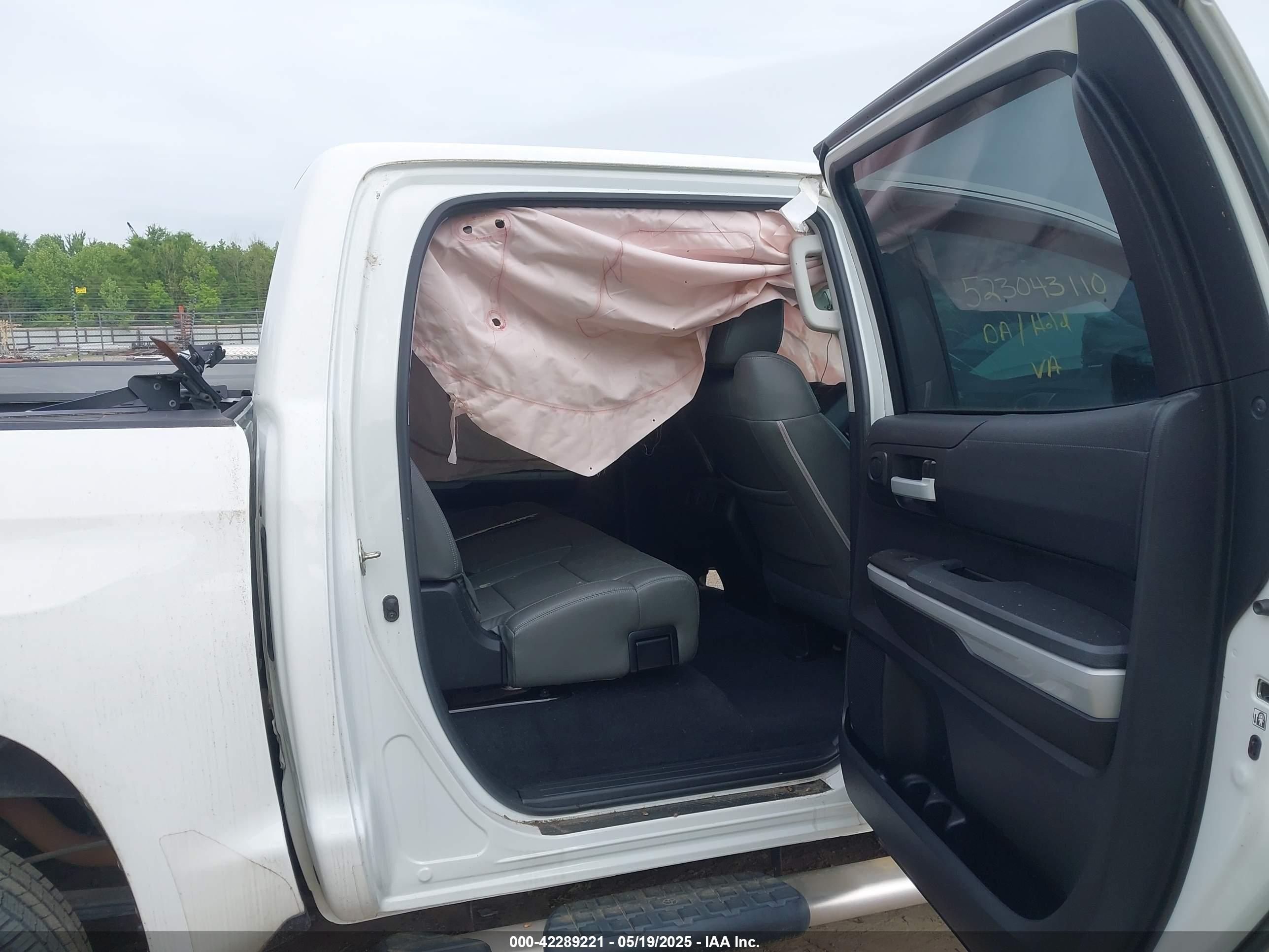 TOYOTA TUNDRA image 8