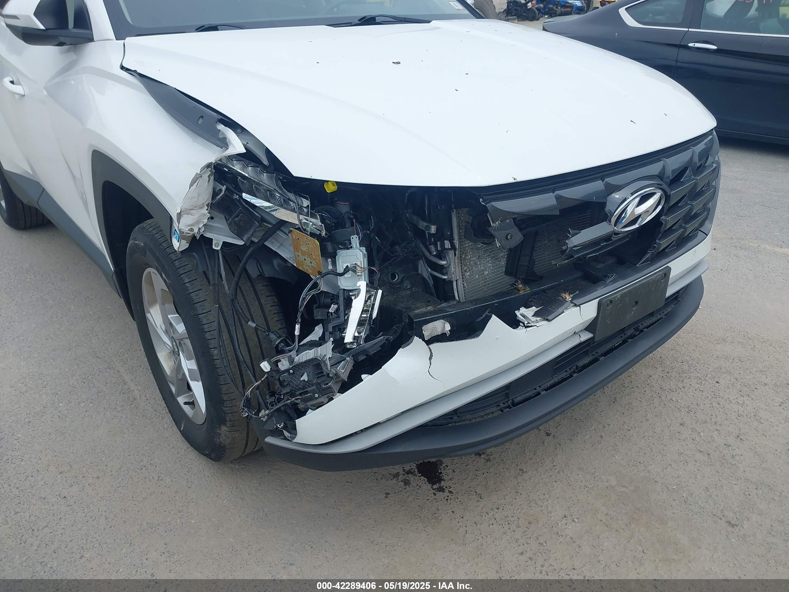 HYUNDAI TUCSON image 6