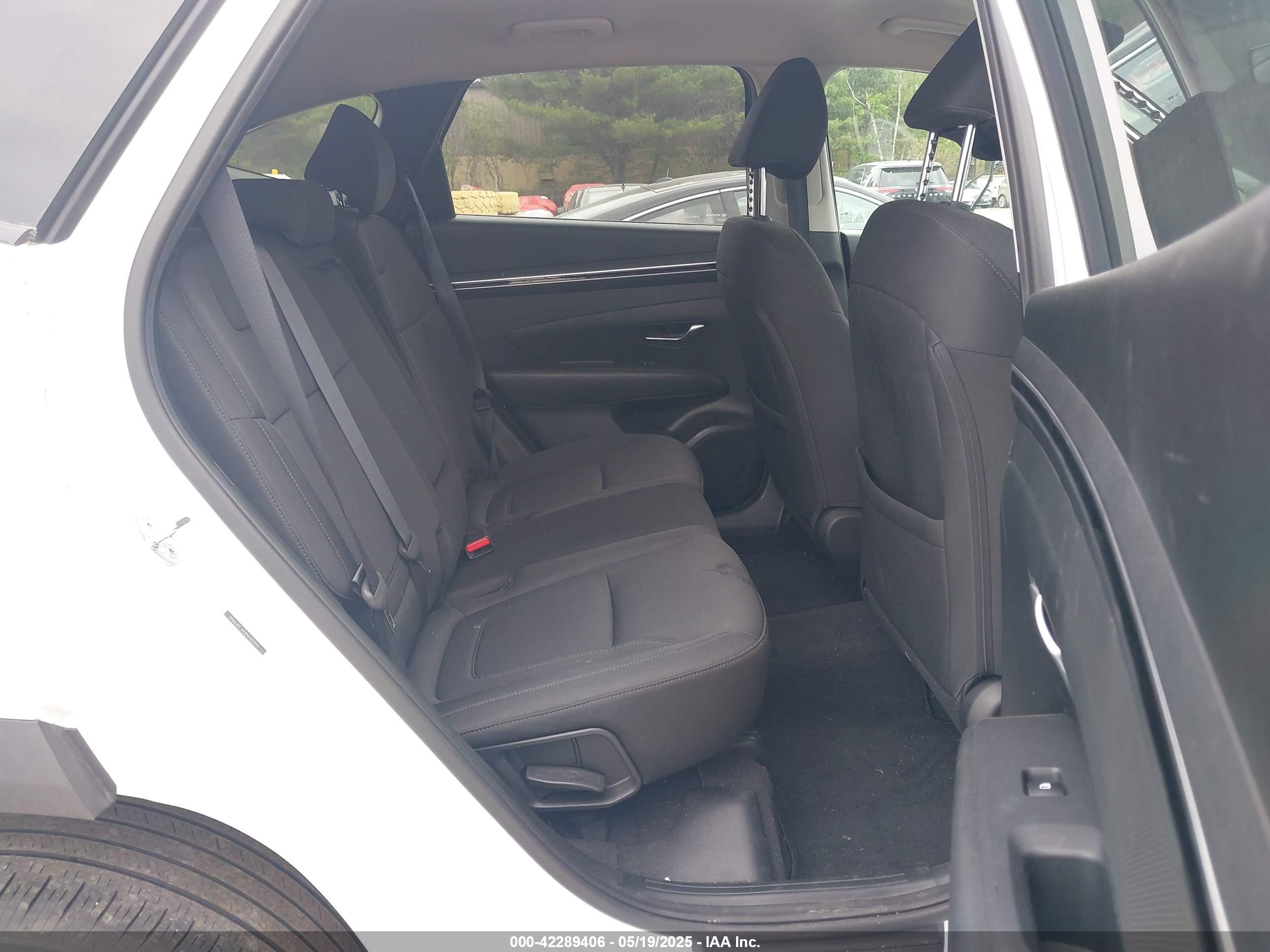 HYUNDAI TUCSON image 8