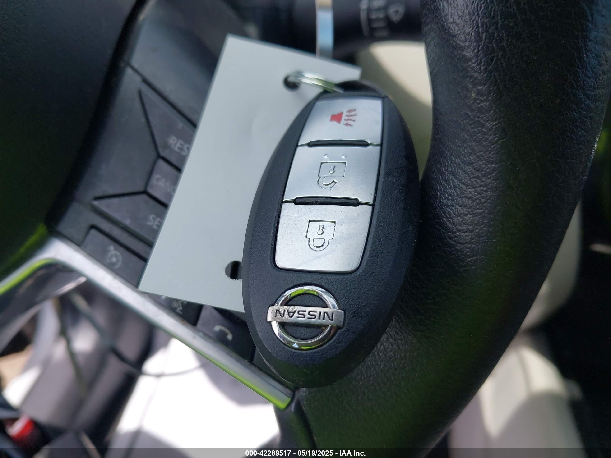 NISSAN ROGUE image 11
