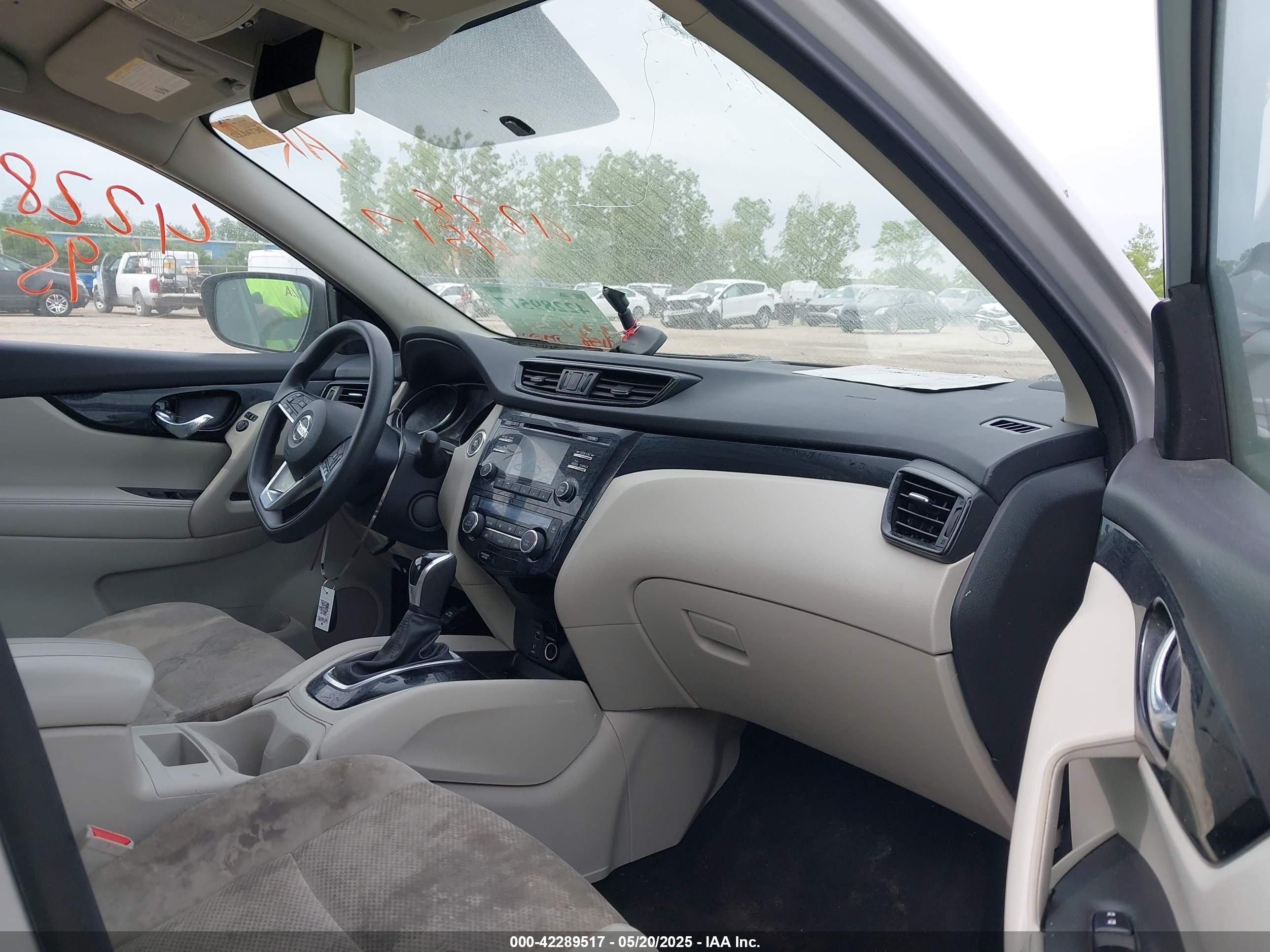 NISSAN ROGUE image 5