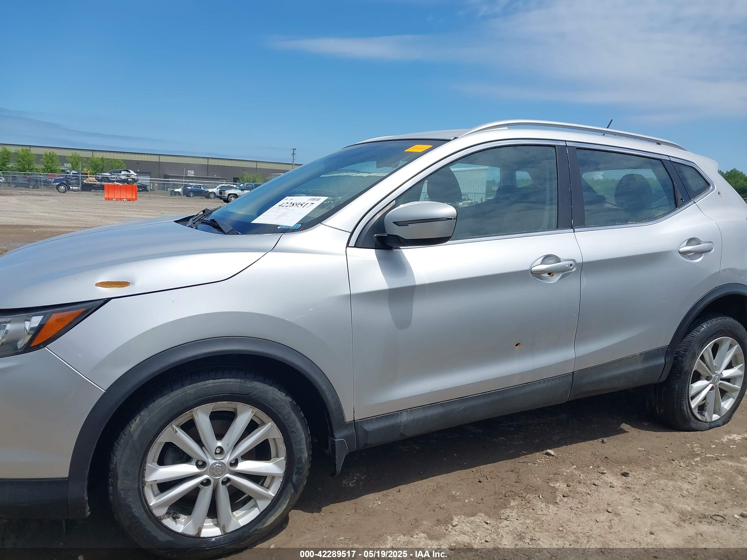 NISSAN ROGUE image 6