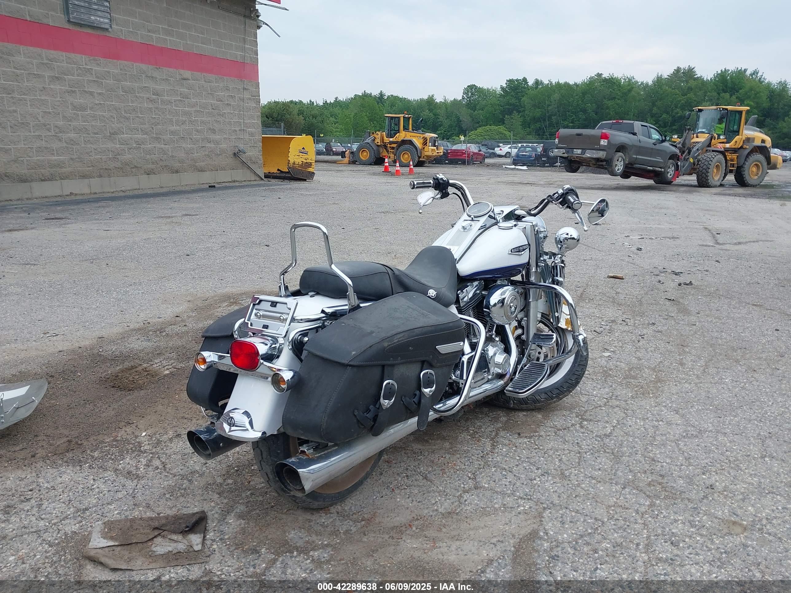 HARLEY-DAVIDSON FLHRCI image 4