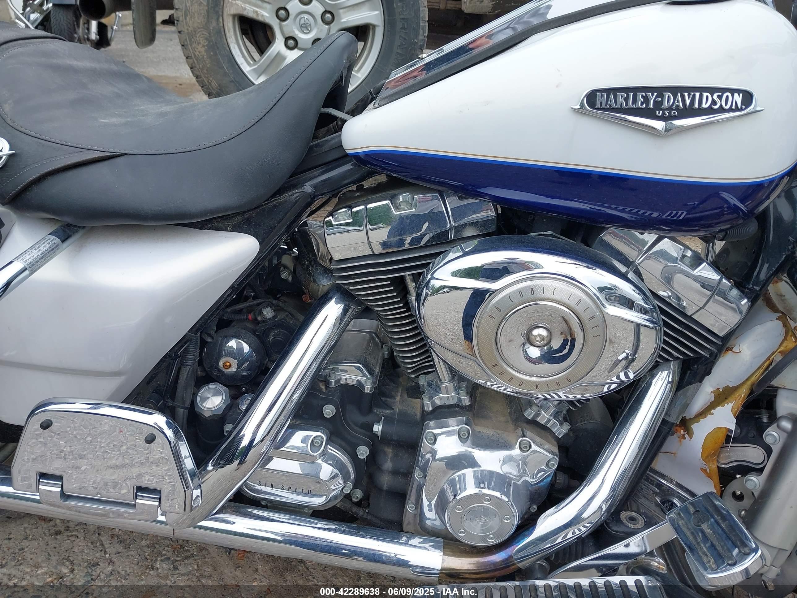 HARLEY-DAVIDSON FLHRCI image 8