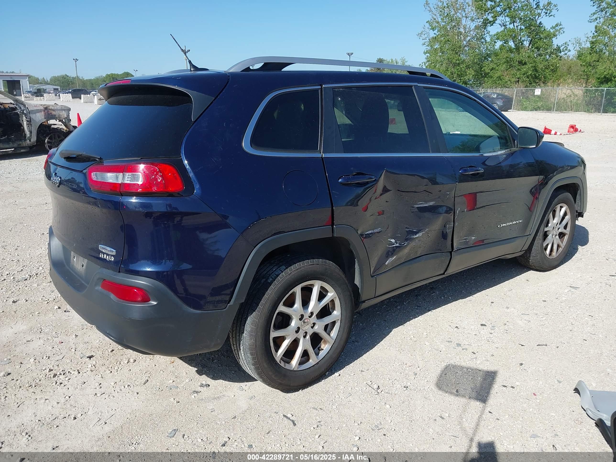 JEEP CHEROKEE image 4