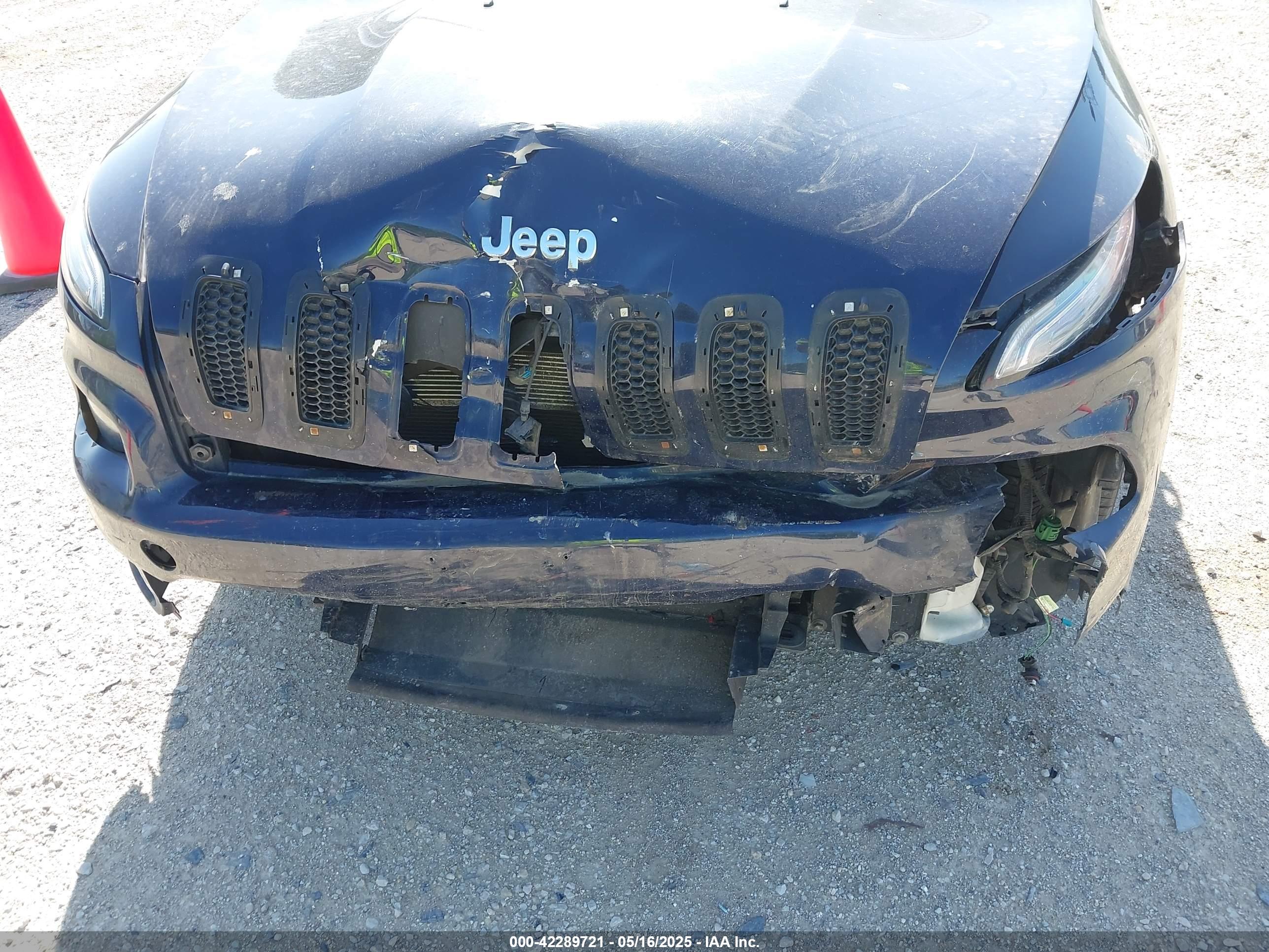 JEEP CHEROKEE image 6