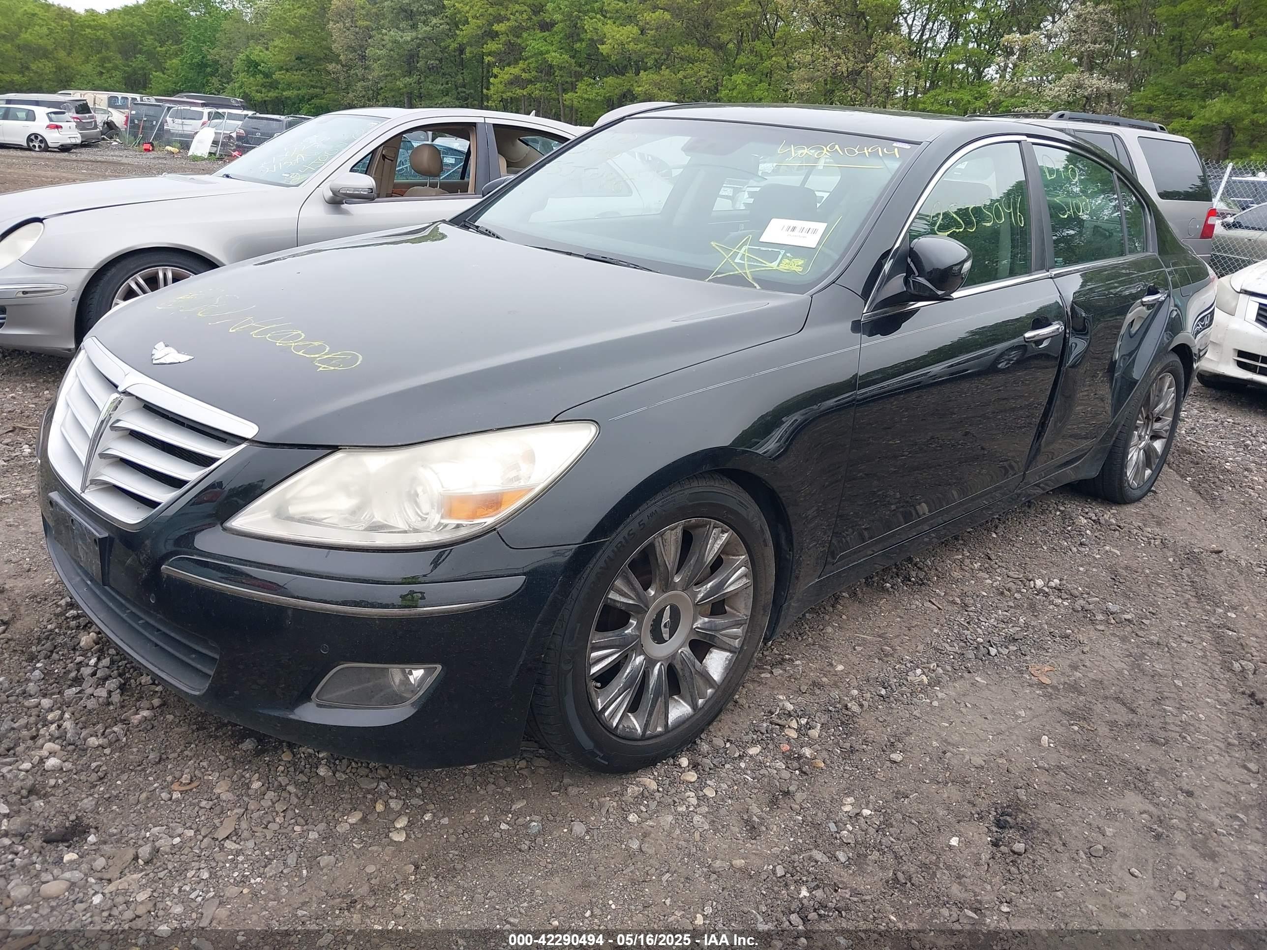 HYUNDAI GENESIS image 2