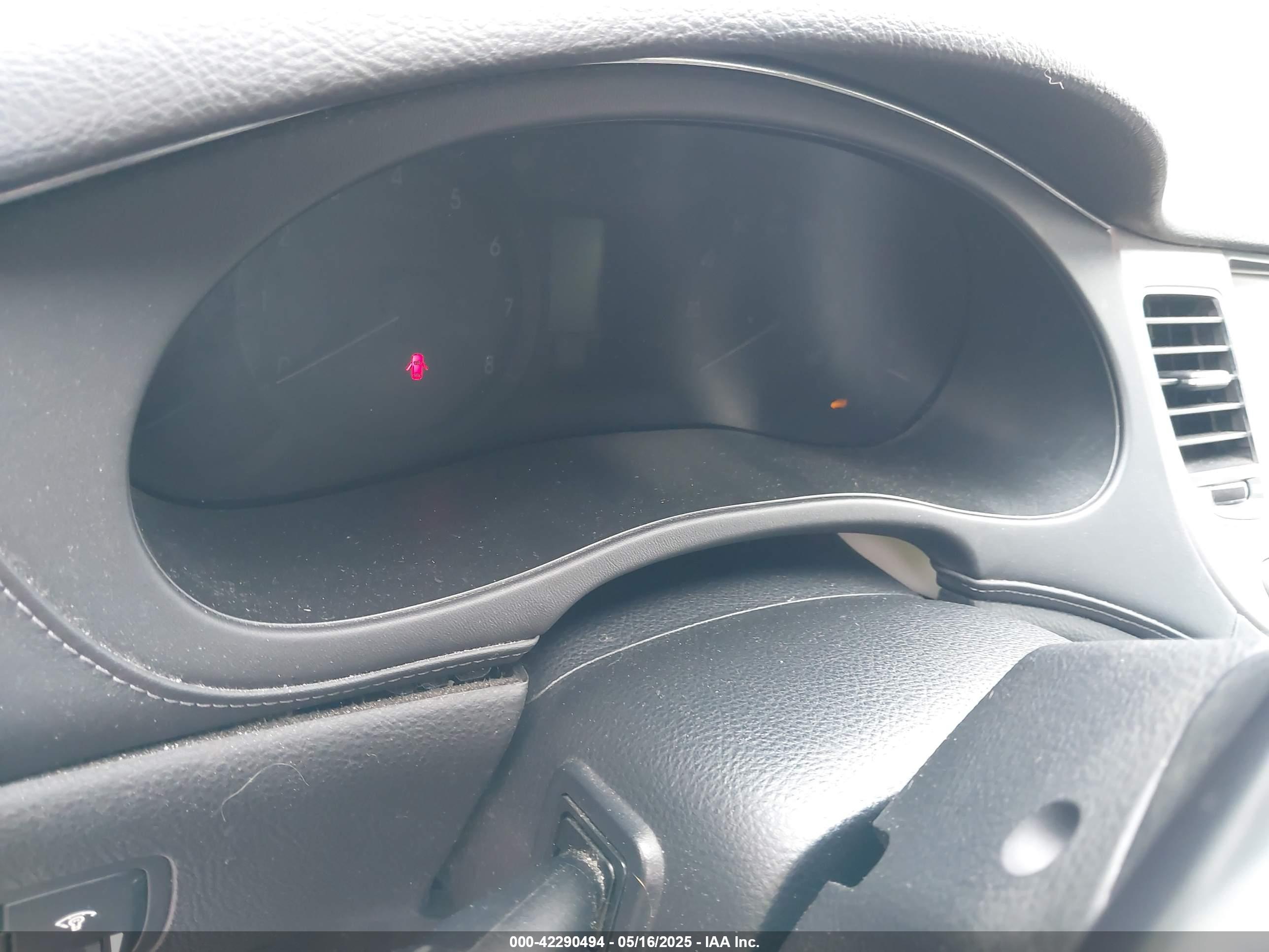 HYUNDAI GENESIS image 7