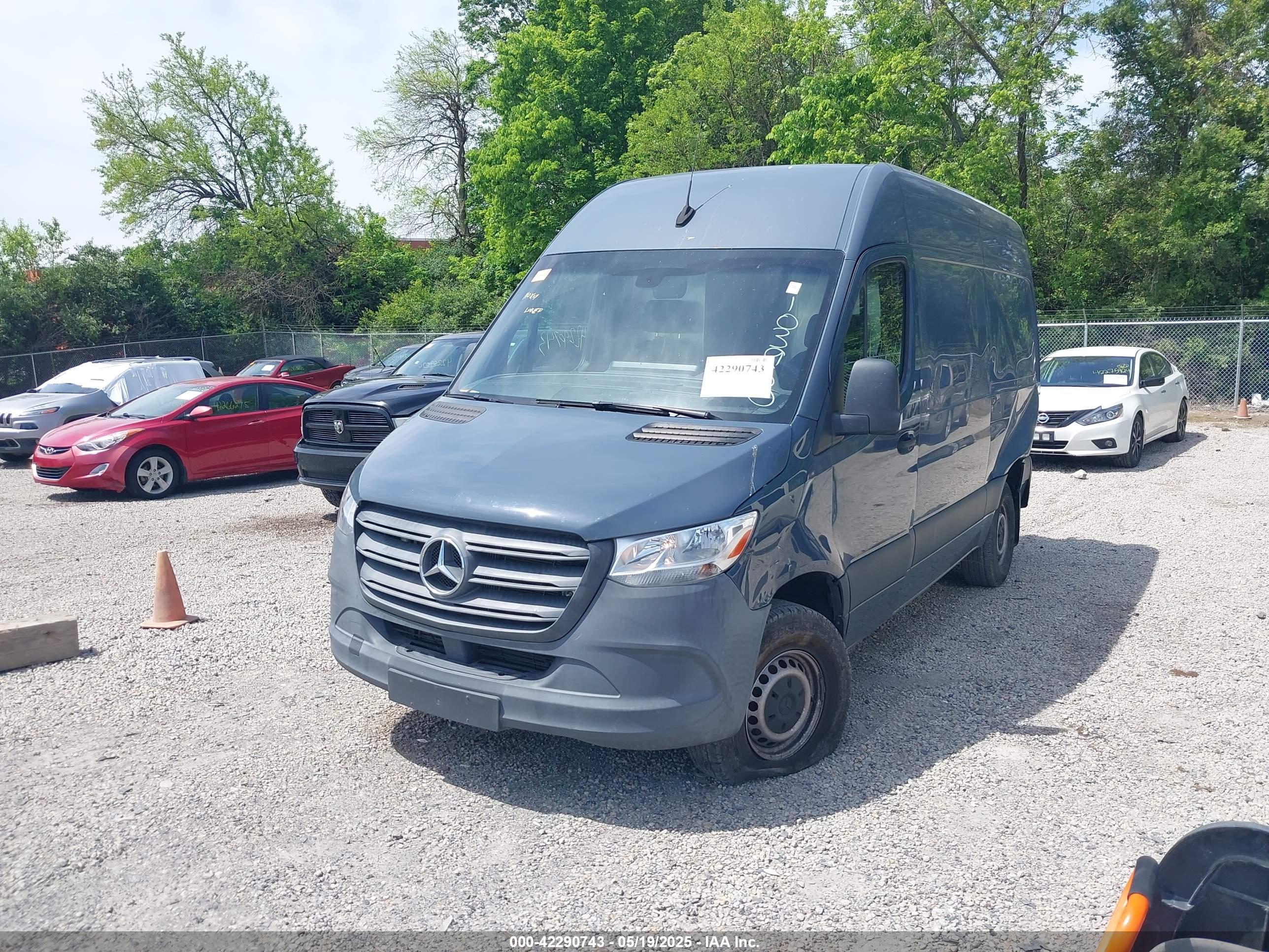 MERCEDES-BENZ SPRINTER image 2