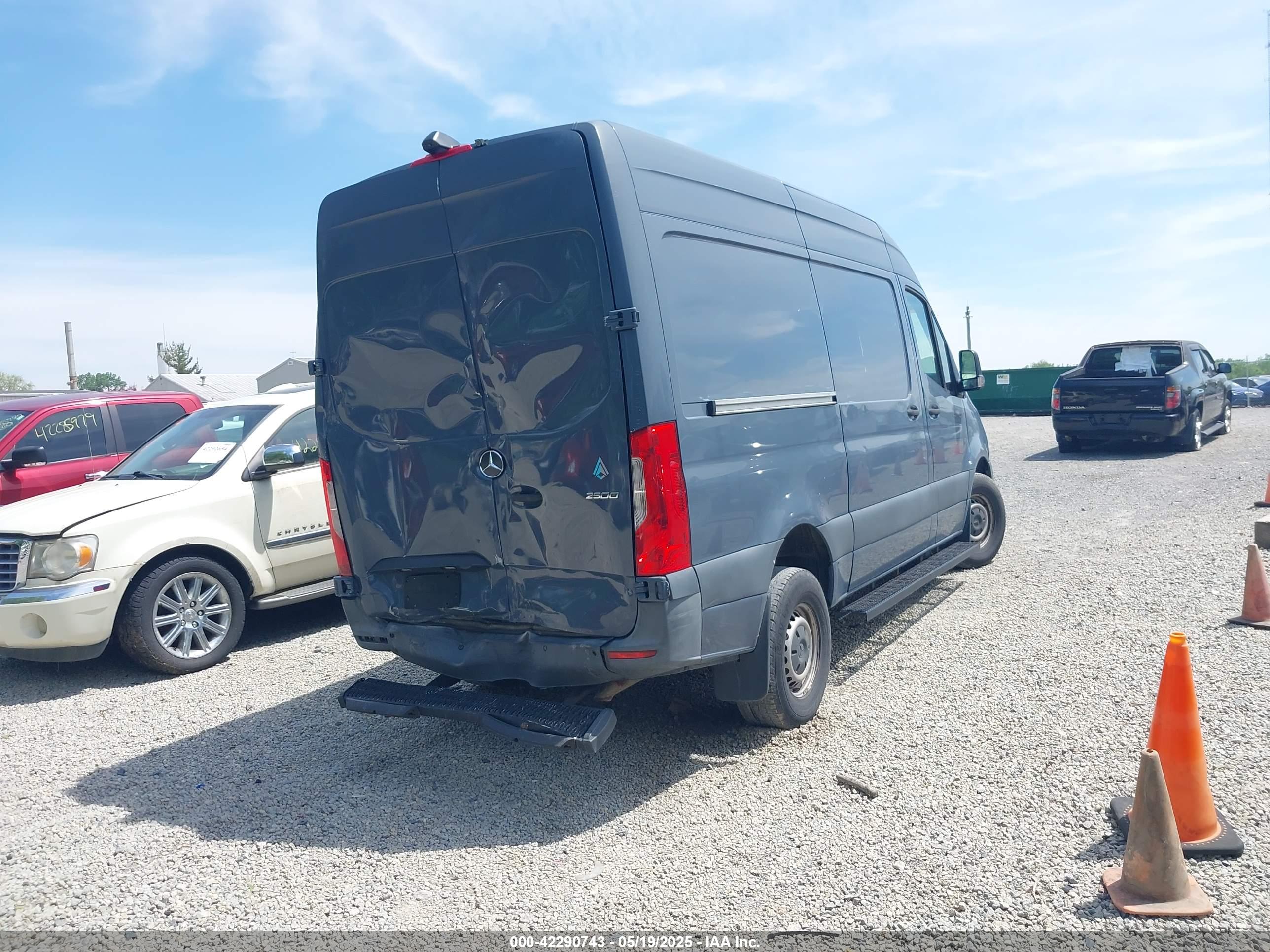 MERCEDES-BENZ SPRINTER image 4