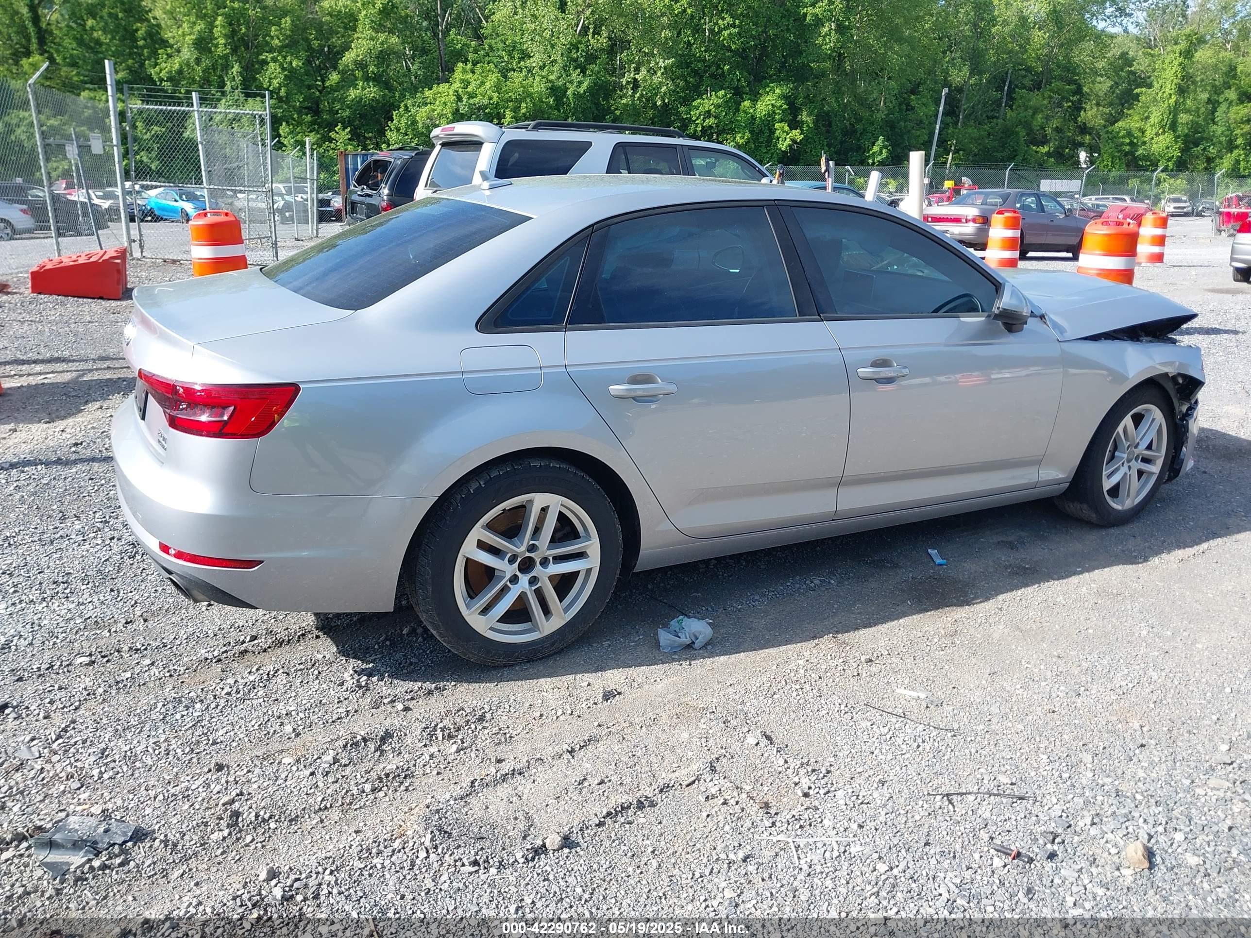 AUDI A4 image 4