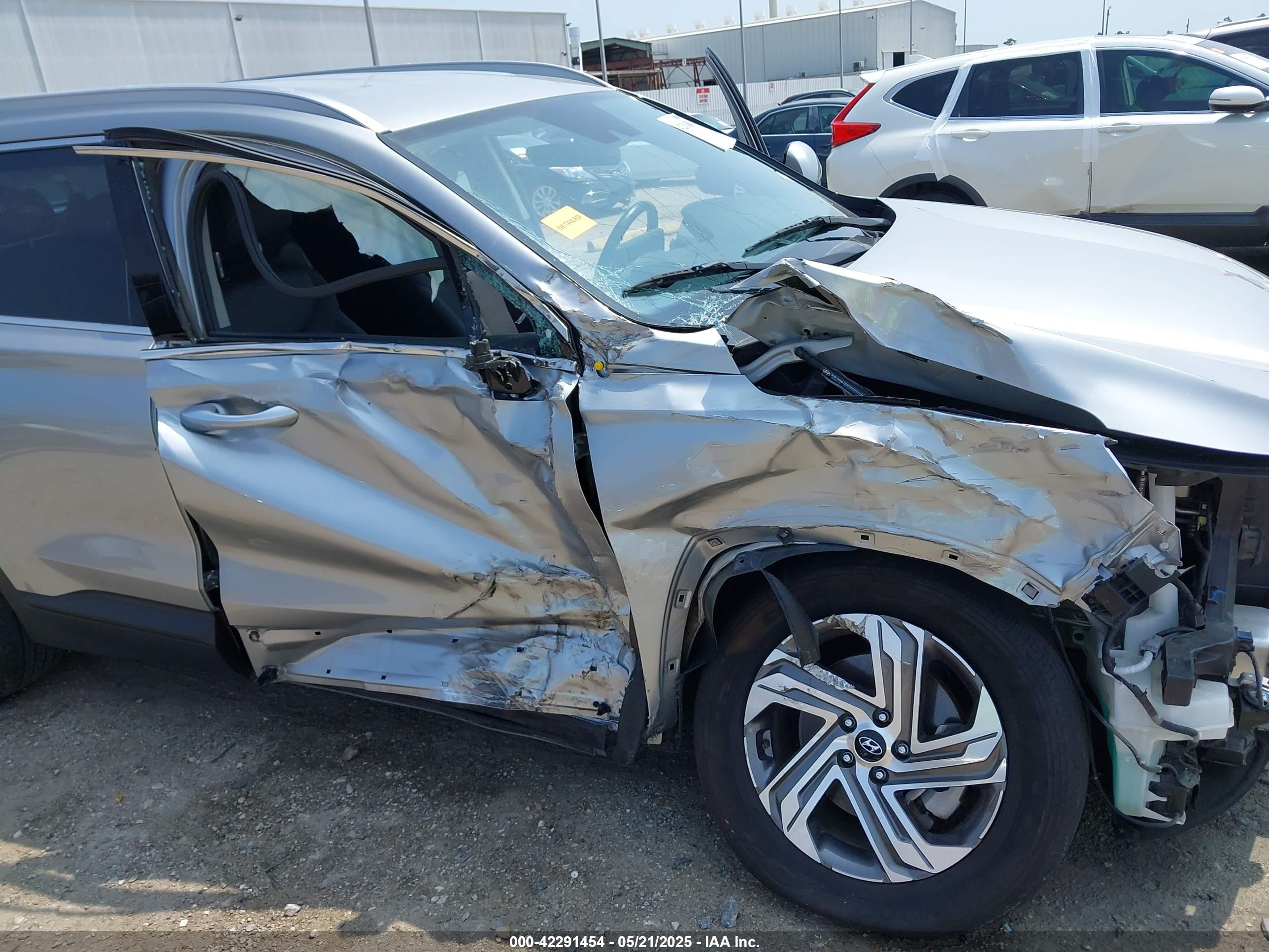 HYUNDAI SANTA image 6