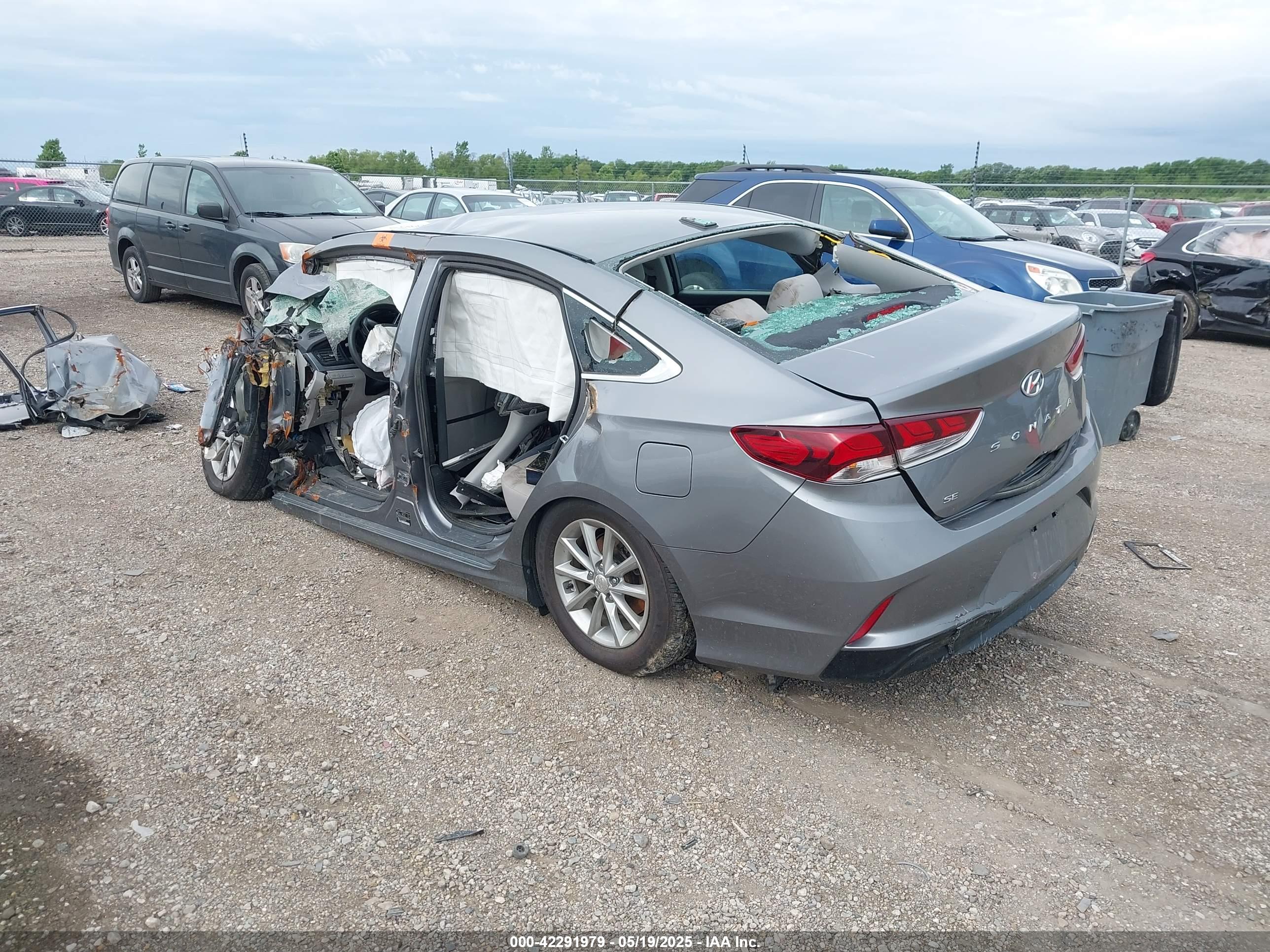 HYUNDAI SONATA image 3