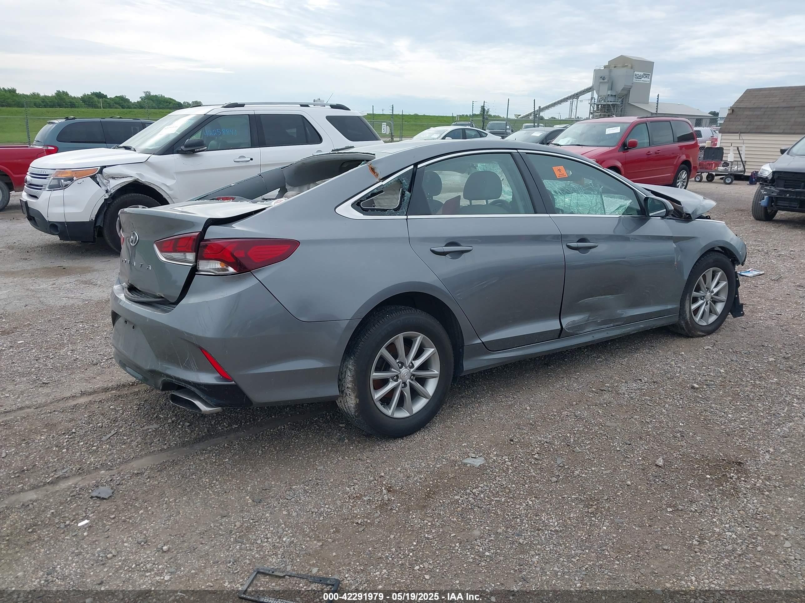 HYUNDAI SONATA image 4