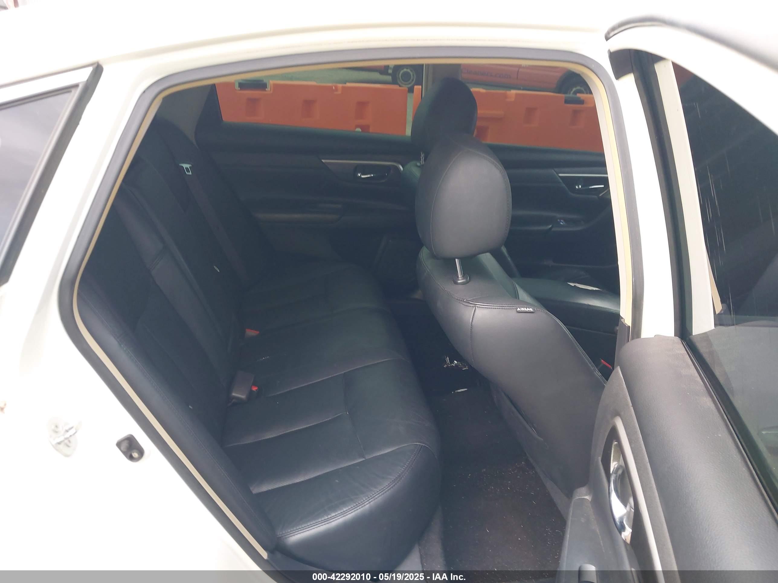 NISSAN ALTIMA image 8