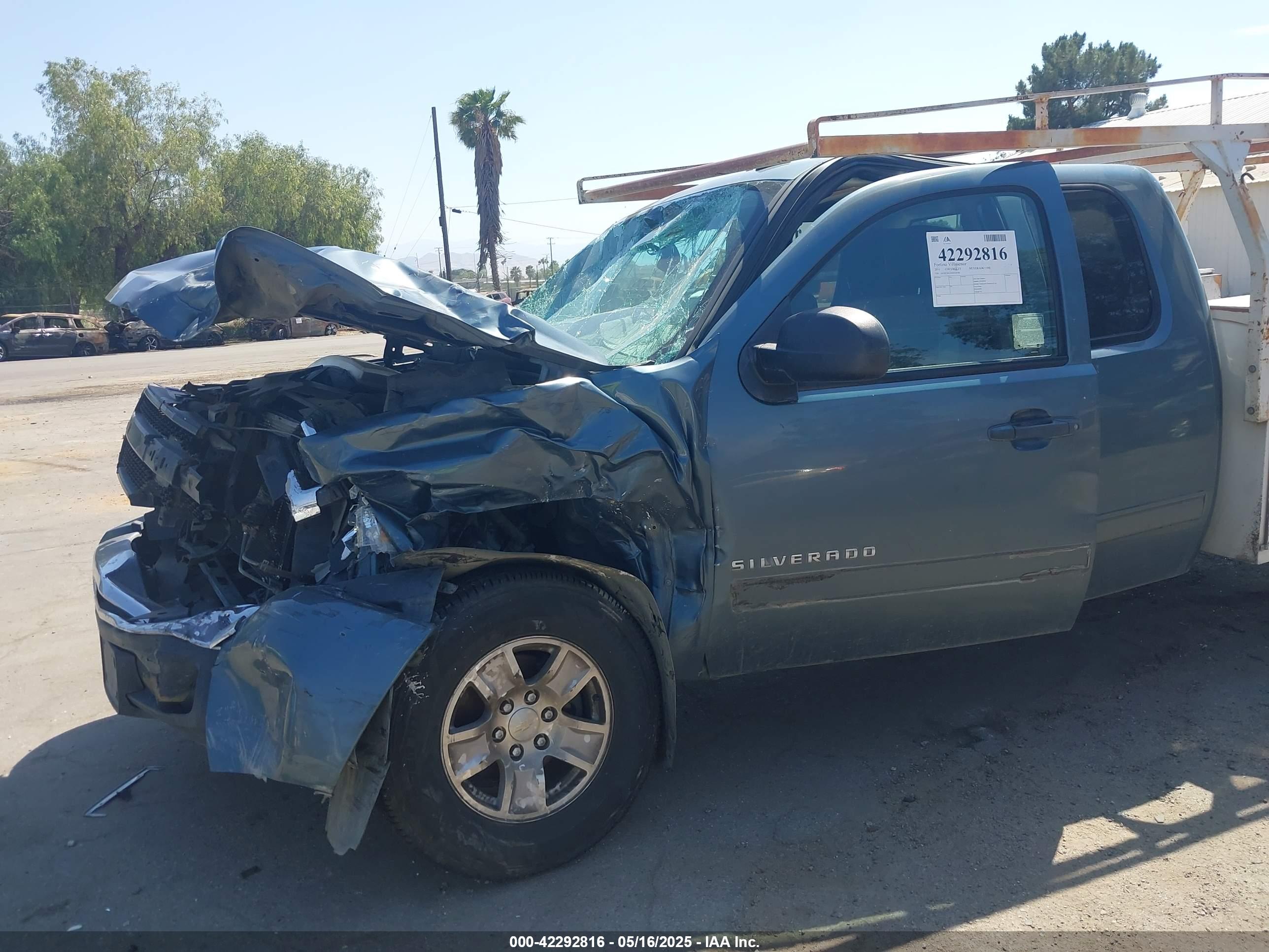 CHEVROLET SILVERADO image 6