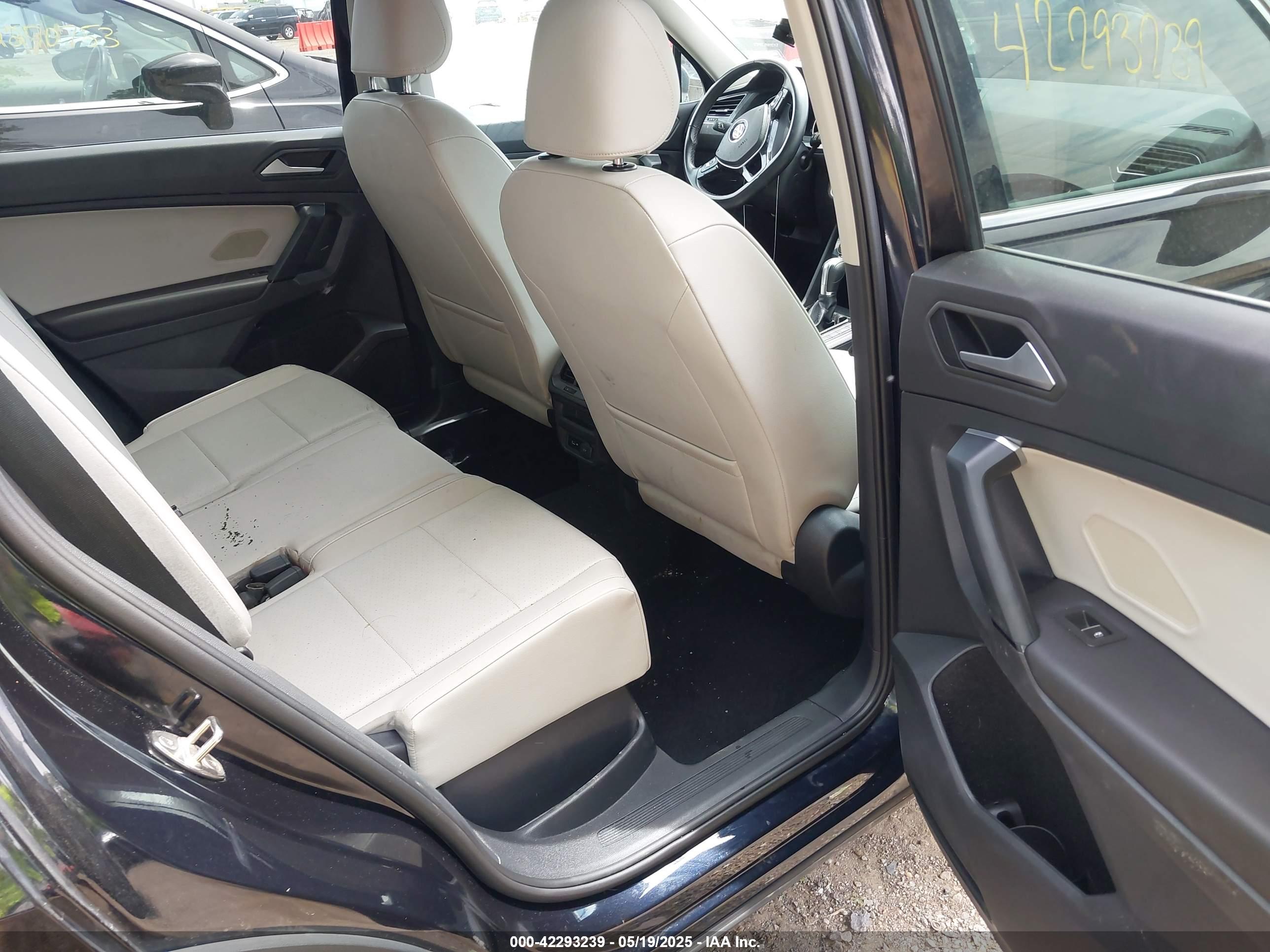 VOLKSWAGEN TIGUAN image 8