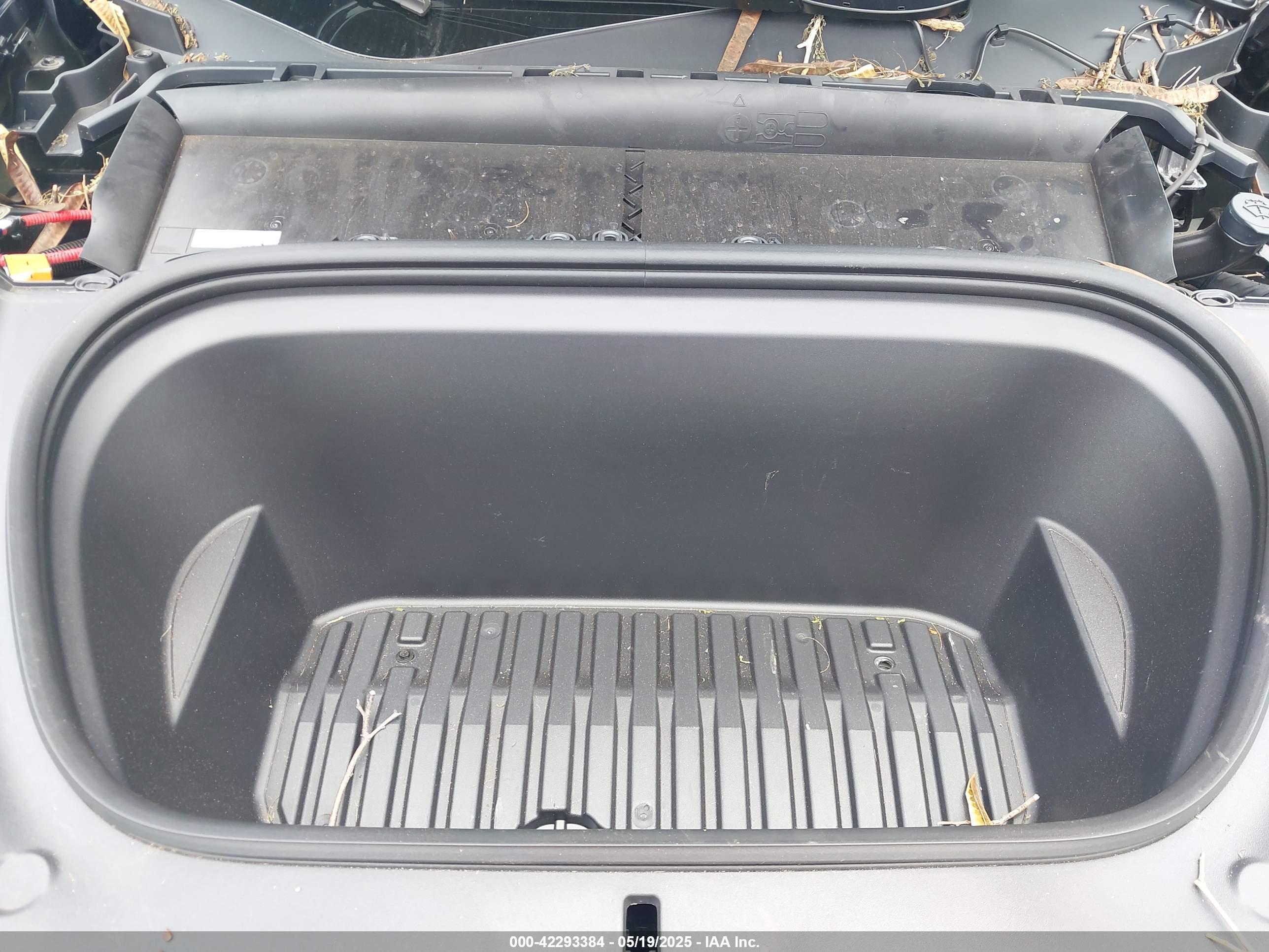 TESLA MODEL image 10