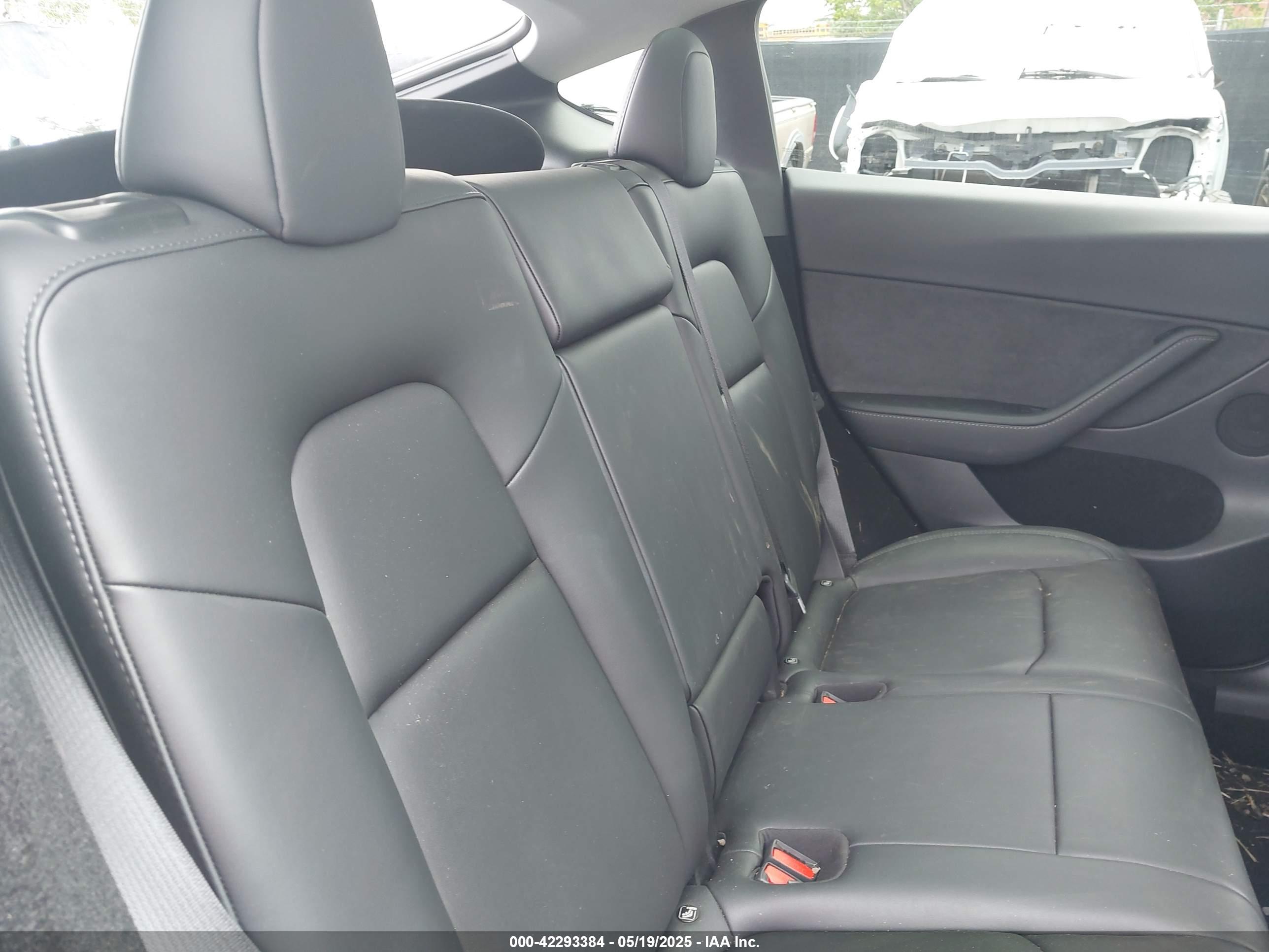 TESLA MODEL image 8