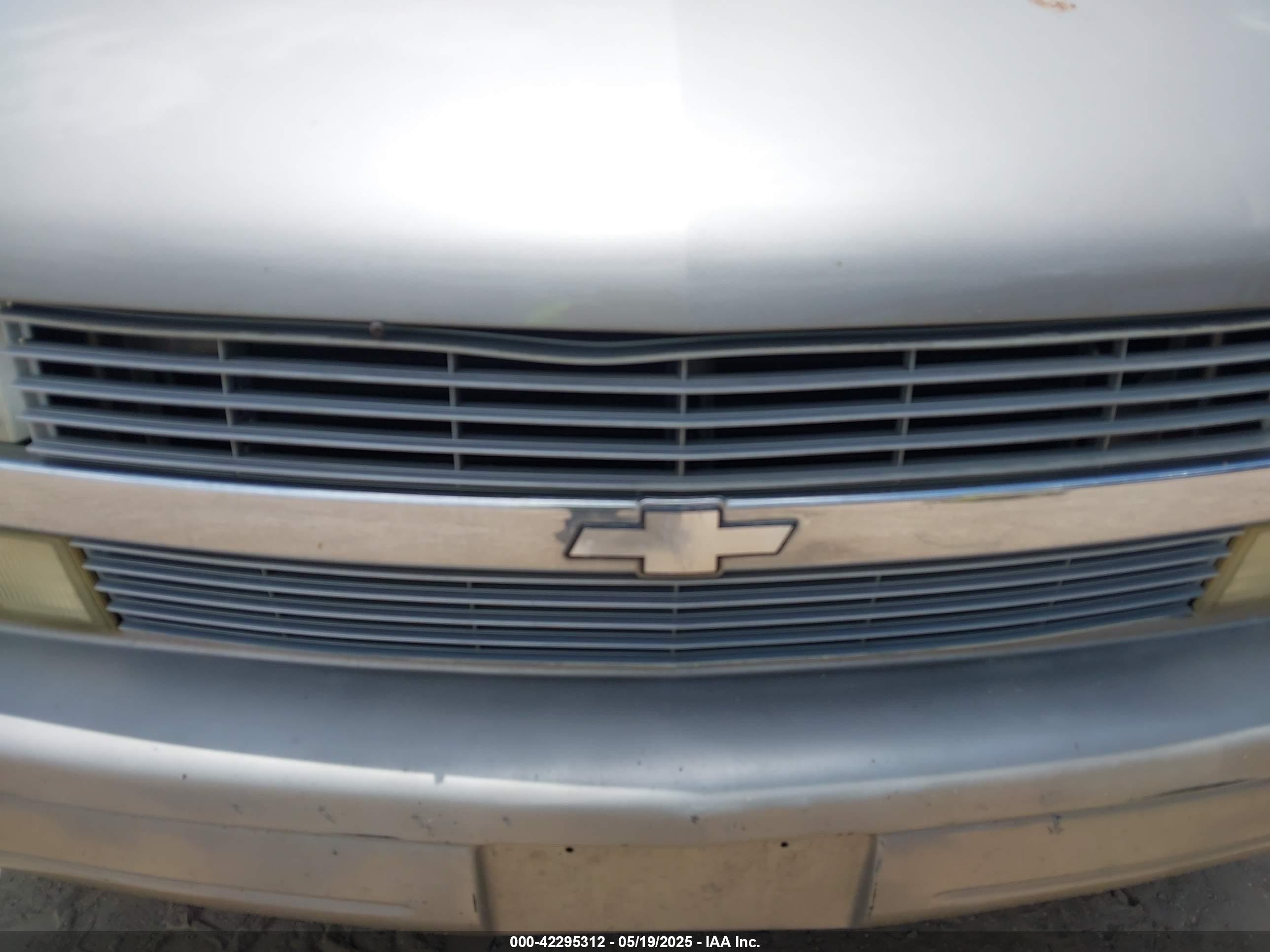 CHEVROLET ASTRO image 6