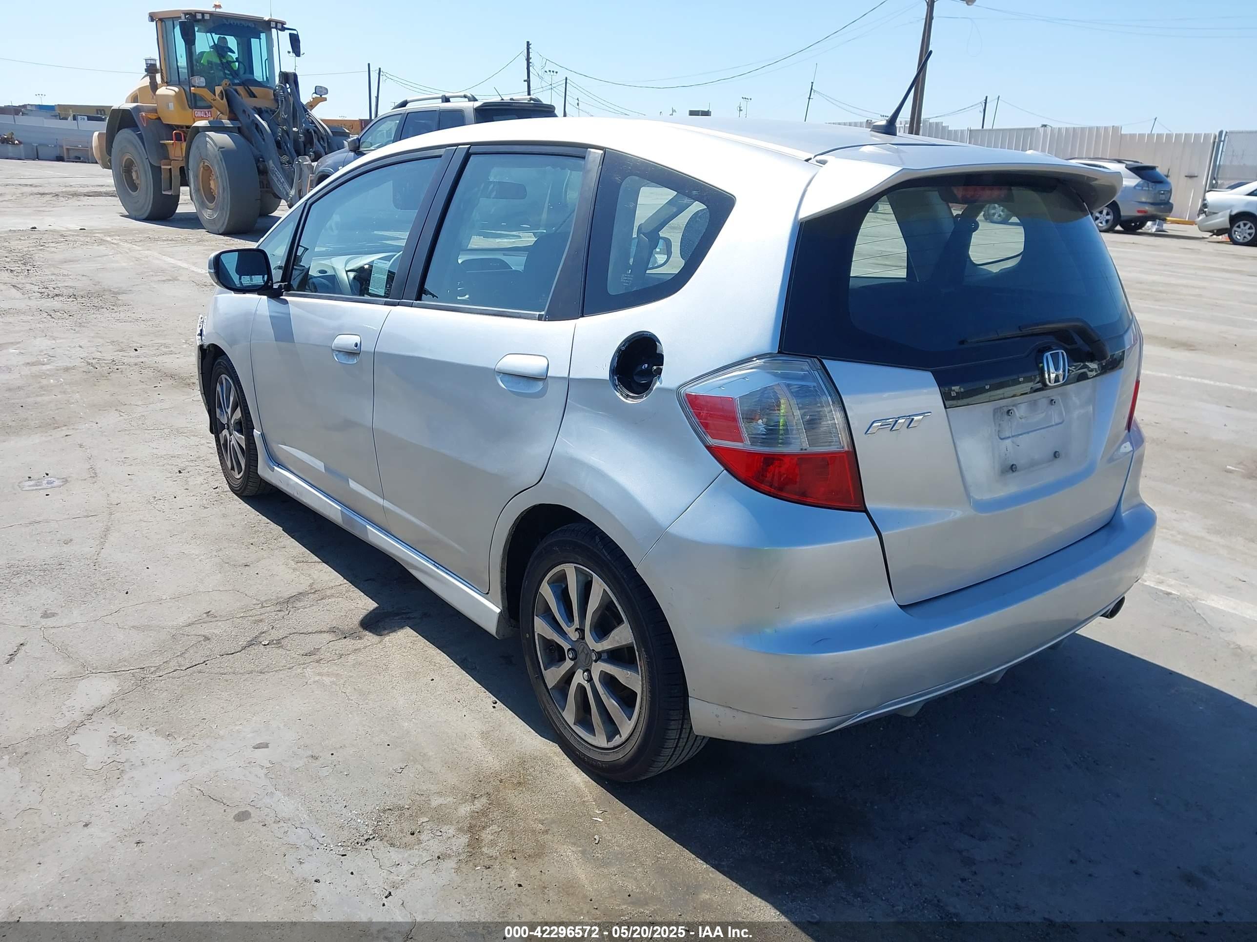 HONDA FIT image 3