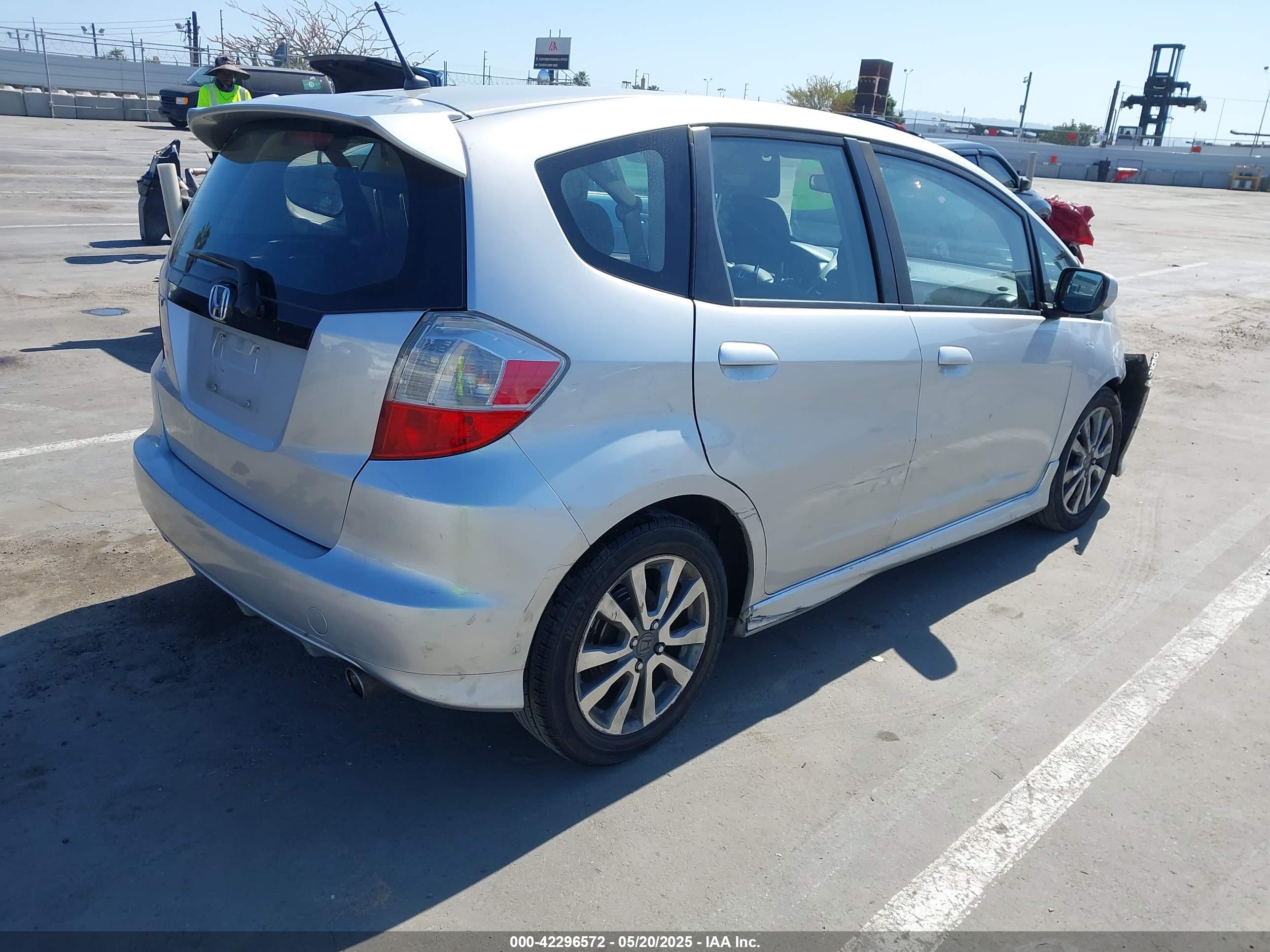 HONDA FIT image 4