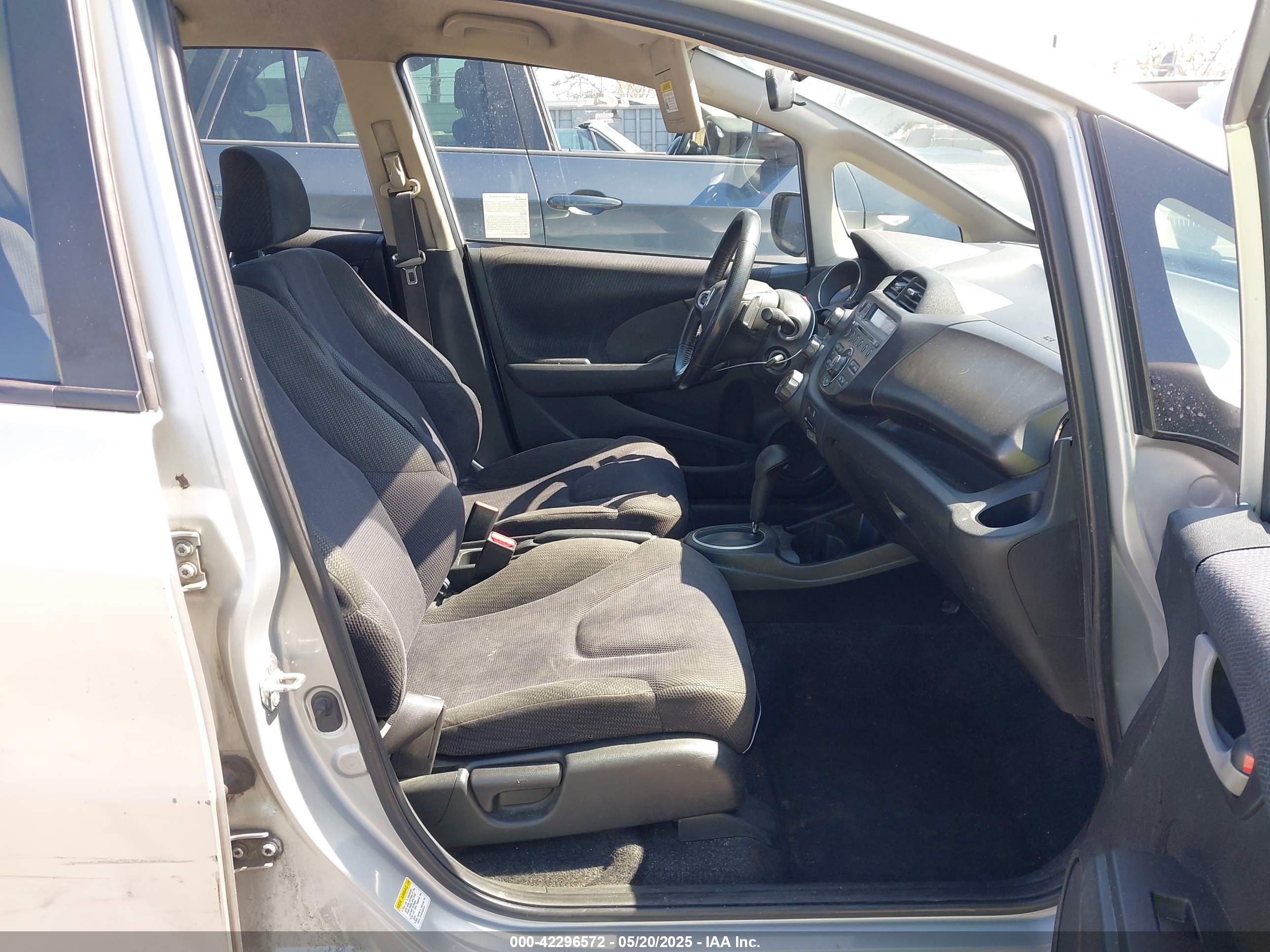 HONDA FIT image 5