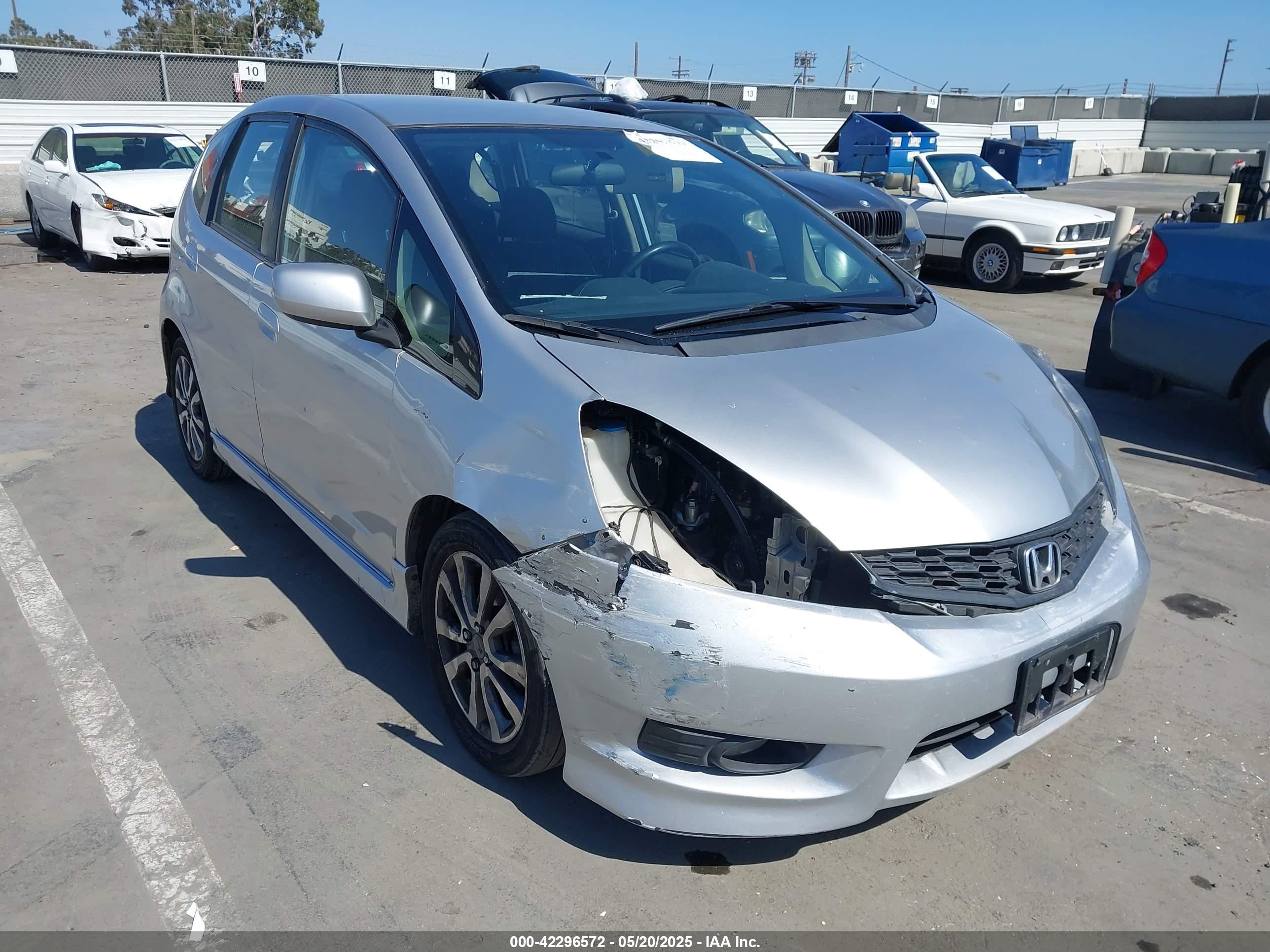 HONDA FIT image 6