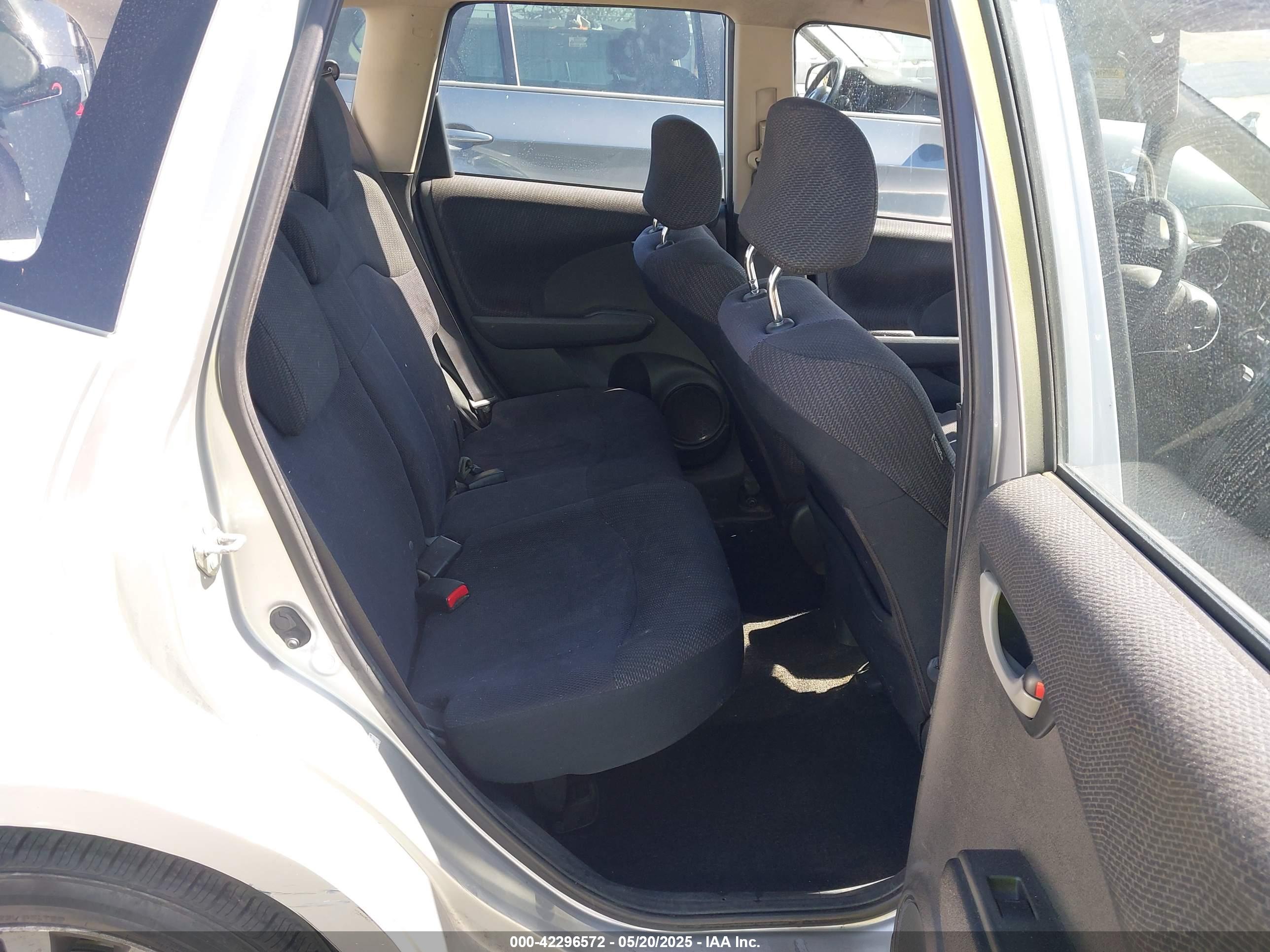HONDA FIT image 8