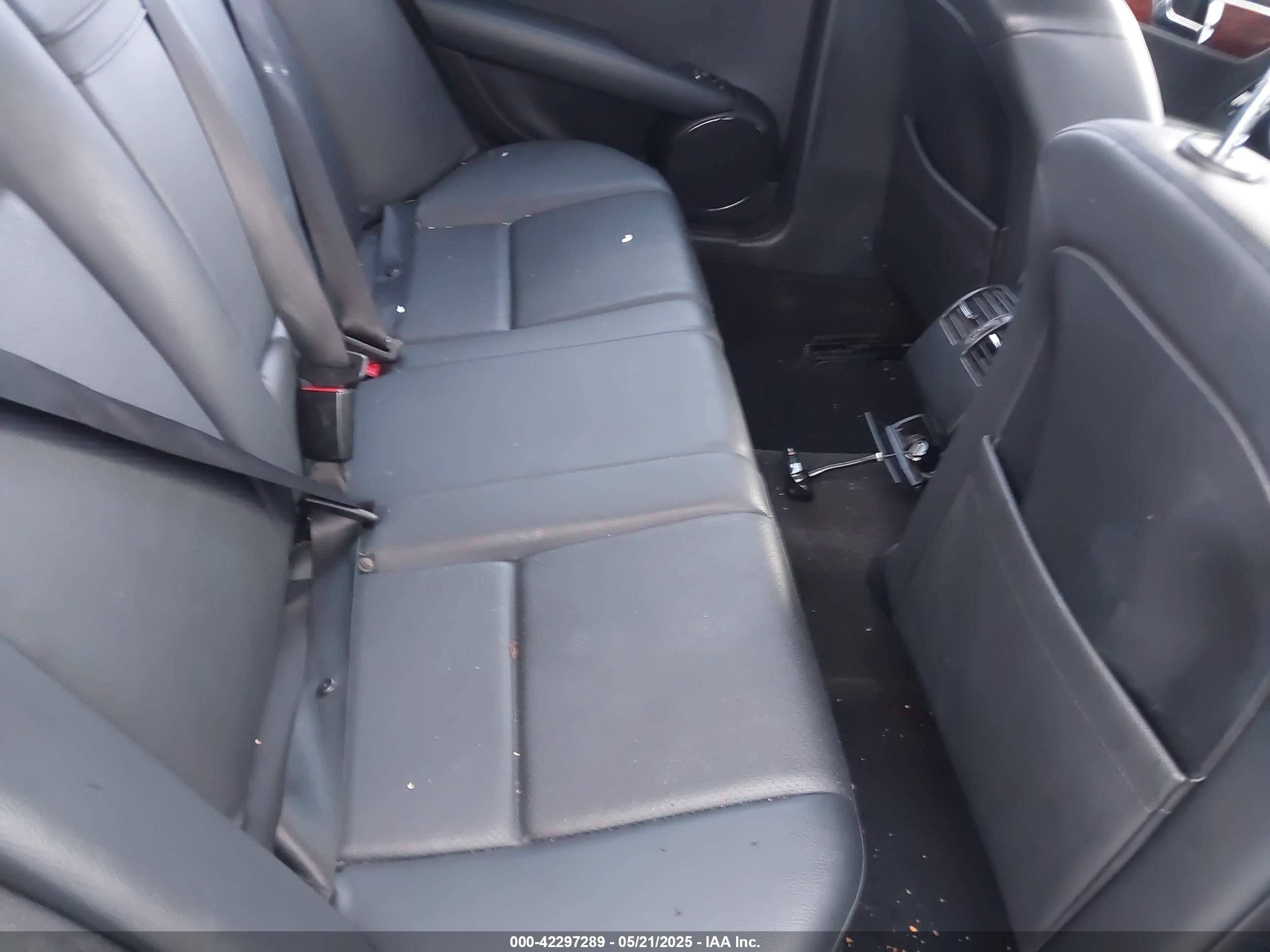 MERCEDES-BENZ C image 8