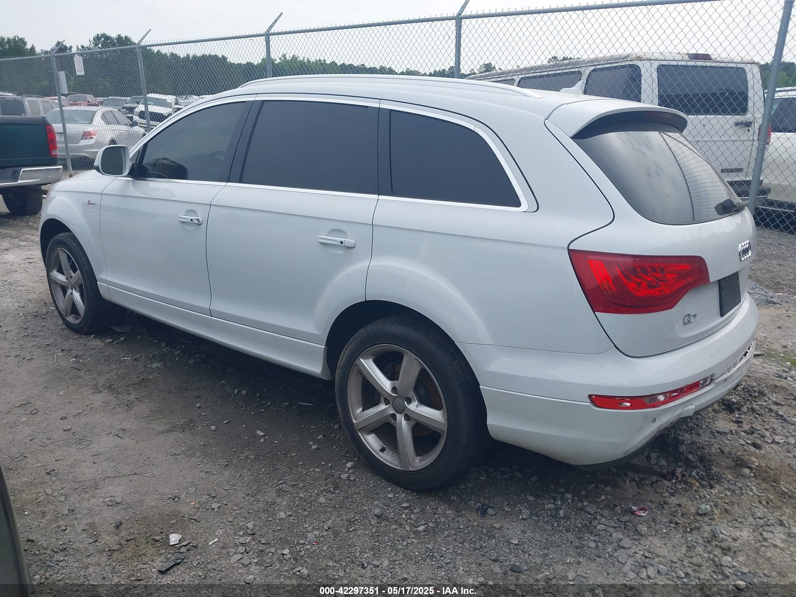 AUDI Q7 image 3